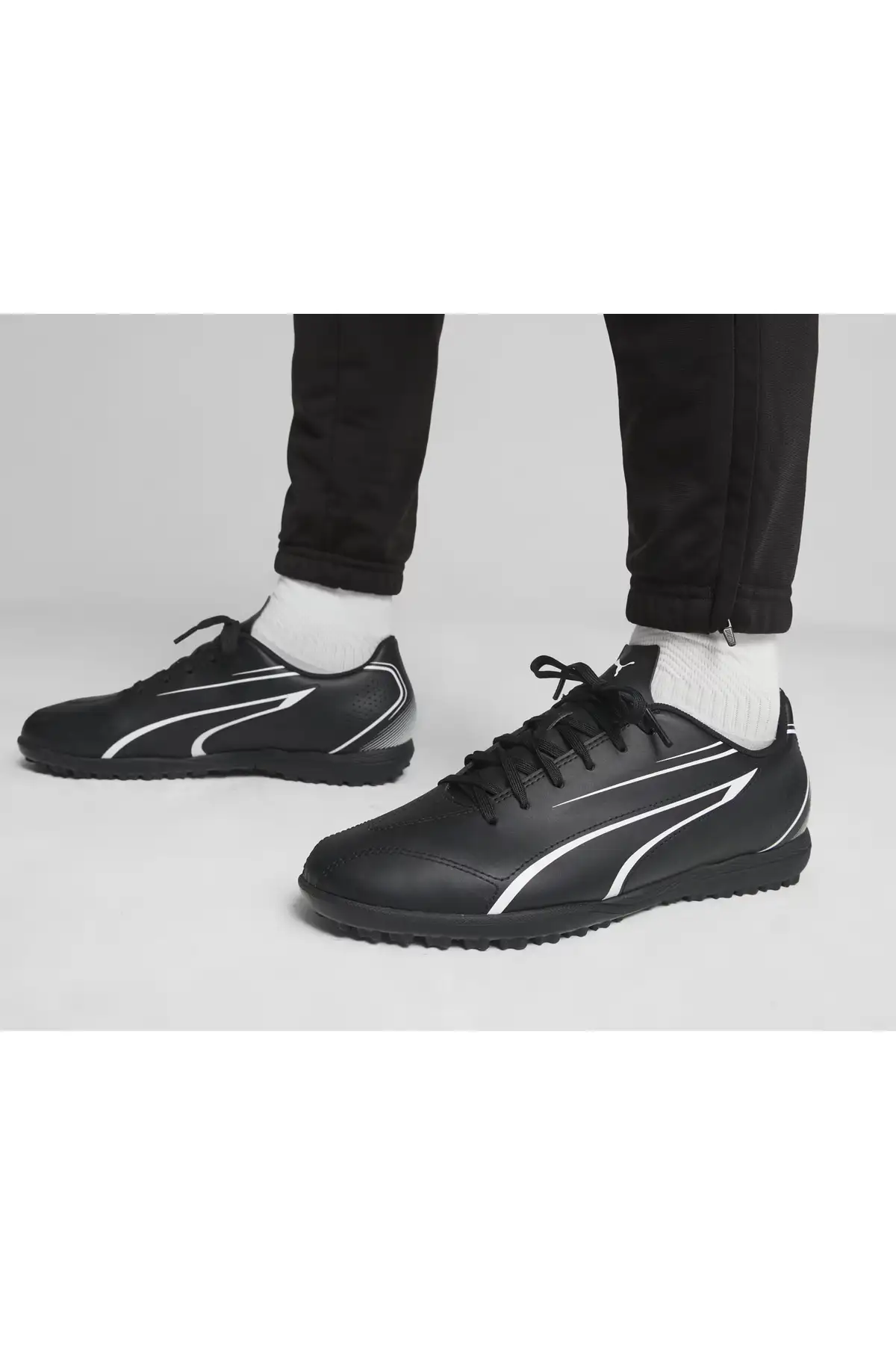 کفش فوتبال   مردانه و  مخصوص زمین چمن و سالن ورزشی و زمین طبیعی برند Puma - 8172 کفش فوتبال مردانه و مخصوص زمین چمن و سالن ورزشی و زمین طبیعی برند Puma - 8172