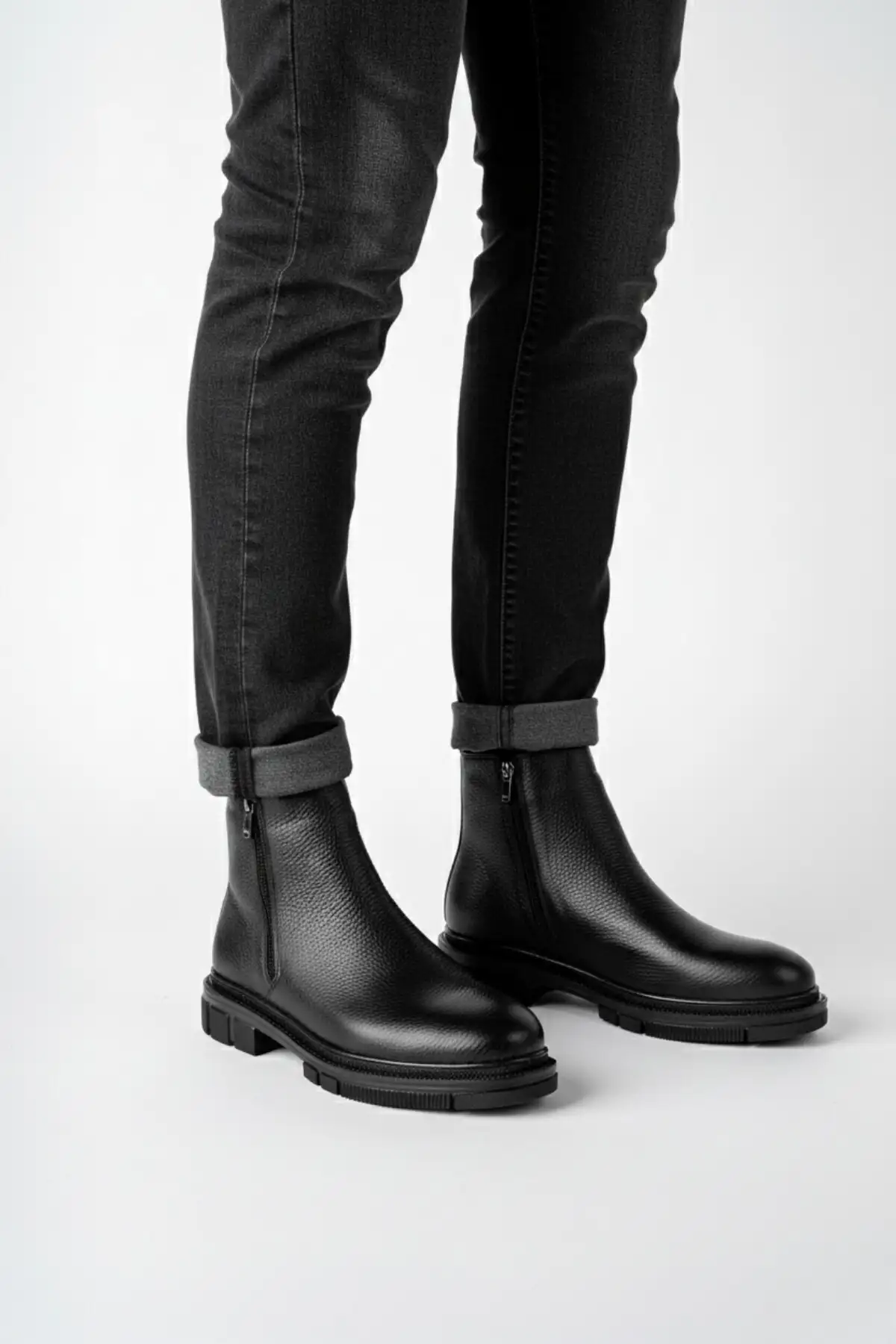 بوت مردانه  زمستانی  چرمی اصل با دو زیپ چرمی چلسی برند Muggo - 8339 بوت مردانه زمستانی چرمی اصل با دو زیپ چرمی چلسی برند Muggo - 8339