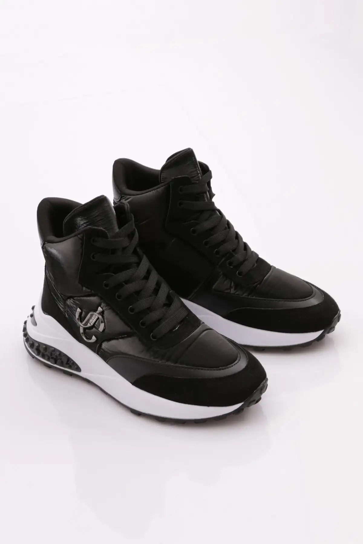 بوت و نیم بوت زنانه چکمه برفی  مشکی لاکدار 16103363 برند Dgn - 8354 بوت و نیم بوت زنانه چکمه برفی مشکی لاکدار 16103363 برند Dgn - 8354