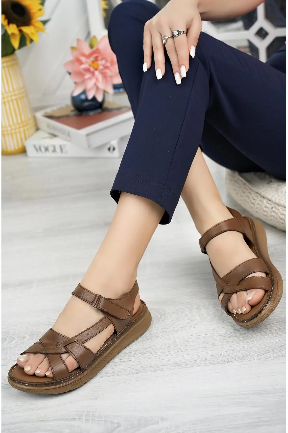 کفش صندل زنانه سندل روزمره  از چرم طبیعی مدل DD3012 برند Diego Carlotti - 8241 کفش صندل زنانه سندل روزمره از چرم طبیعی مدل DD3012 برند Diego Carlotti - 8241