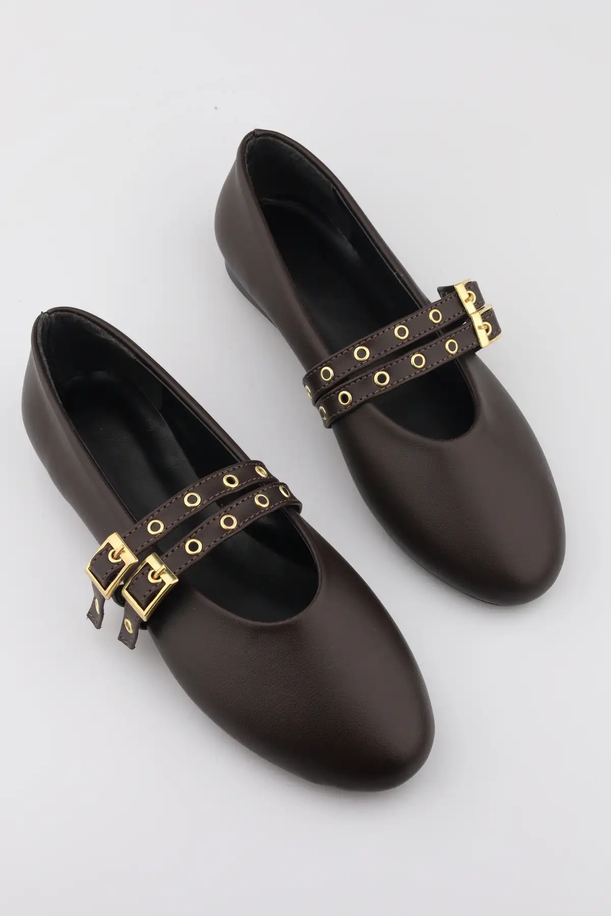 کفش تخت زنانه ماری جین ساده با بند دوگانه و طرح میخ دار - مناسب استفاده روزمره و راحت برند moon glow - 8318