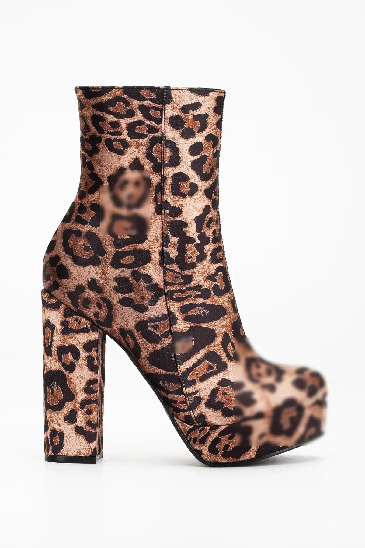 بوت و نیم بوت زنانه چکمه پلنفر با پاشنه بلند  طرح پلنگی  برند LİLLA - 7773 بوت و نیم بوت زنانه چکمه پلنفر با پاشنه بلند طرح پلنگی برند LİLLA - 7773