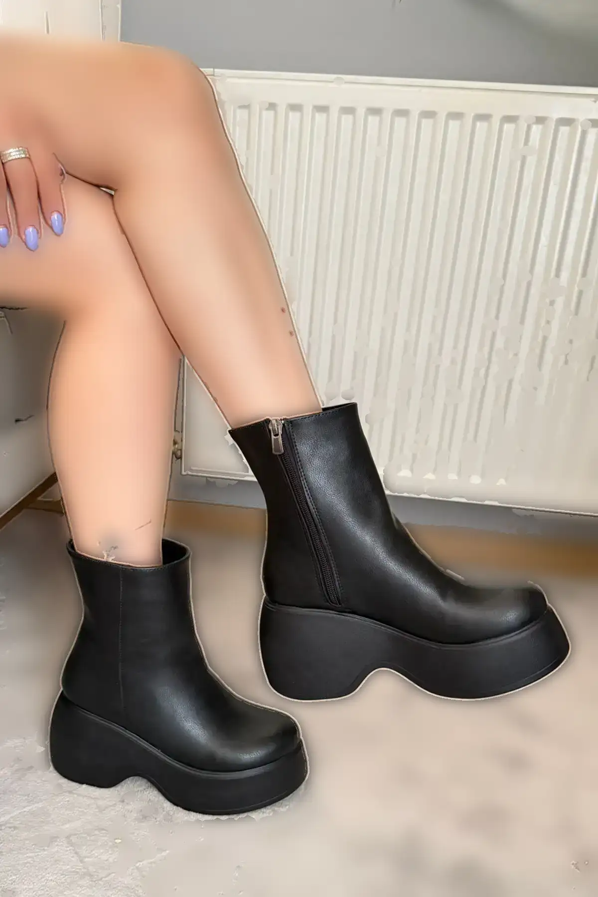 بوت و نیم بوت زنانه کفش ی  کادین سلسی مشکی با زیپ کناری  پاشنه برجسته 9 سانتی متر، مخصص فصل مختلف. برند Preshley - 7755 بوت و نیم بوت زنانه کفش ی کادین سلسی مشکی با زیپ کناری پاشنه برجسته 9 سانتی متر، مخصص فصل مختلف. برند Preshley - 7755