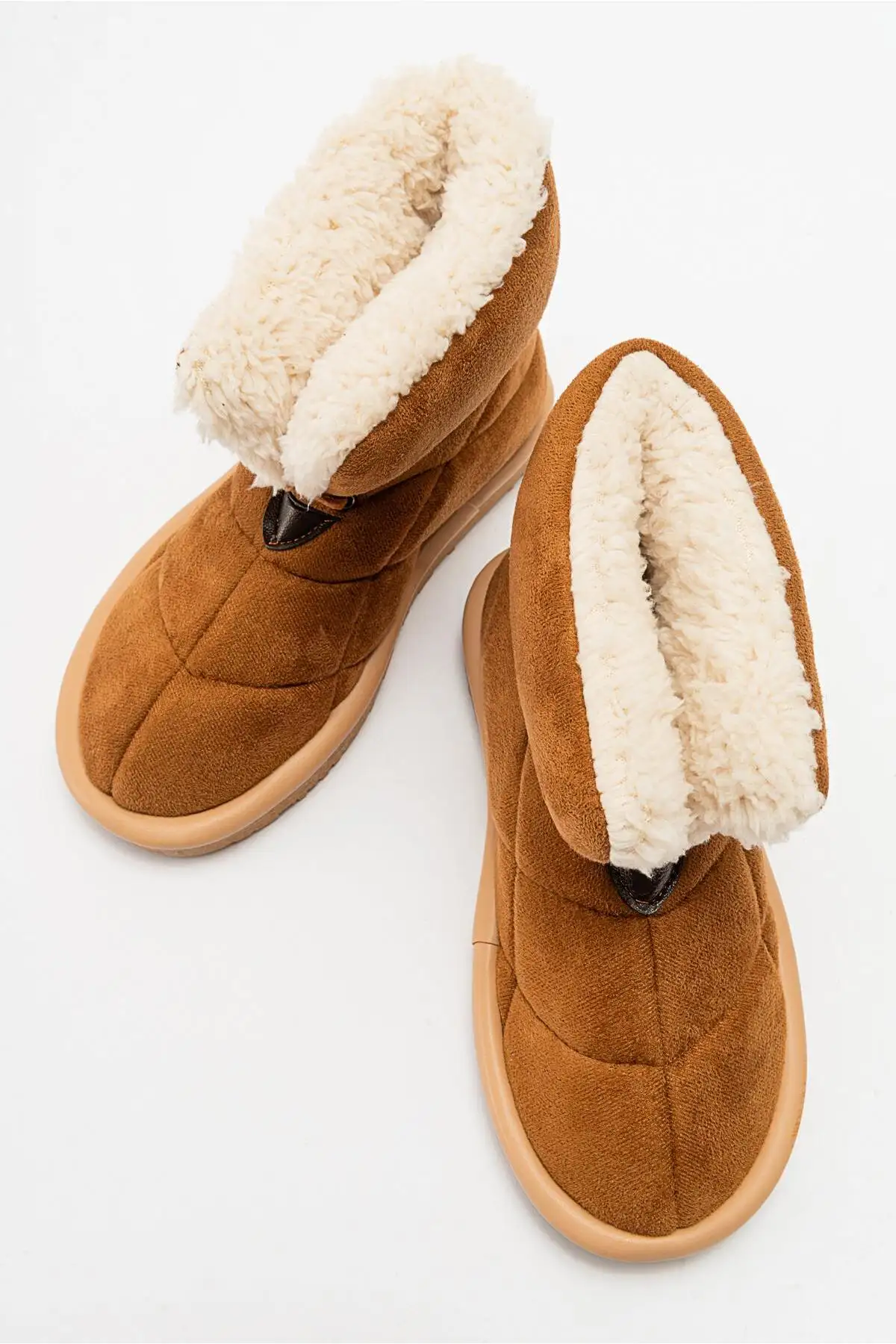 بوت و نیم بوت زنانه   با کفی ضد لغزش - چرم سئدی قههای برند Ccway - 7714 بوت و نیم بوت زنانه با کفی ضد لغزش - چرم سئدی قههای برند Ccway - 7714