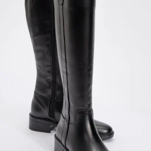 بوت و نیم‌ بوت زنانه چکمه چرم طبیعی سیاه آکر برند luvishoes - 7553