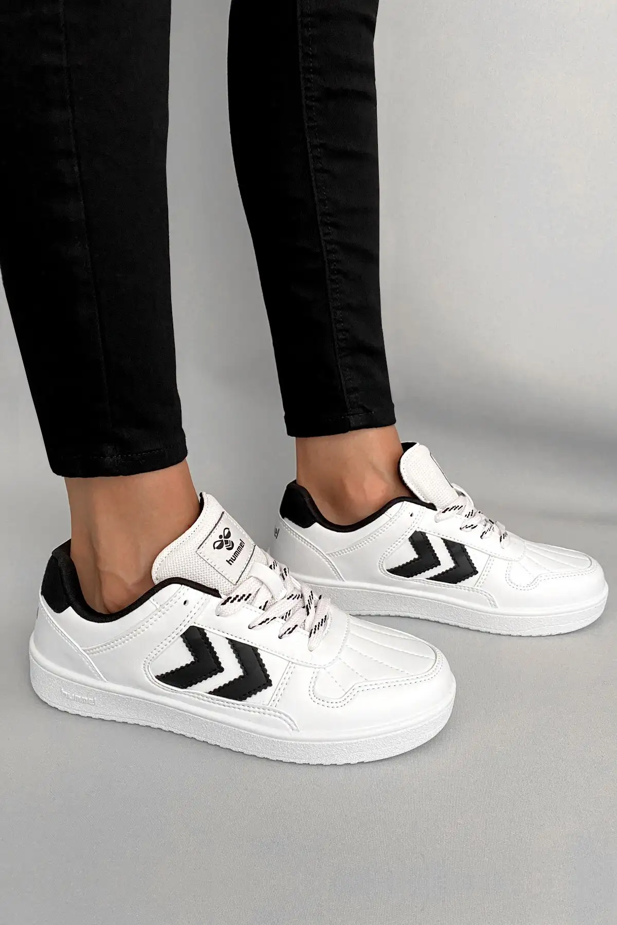 کفش کتانی زنانه  ورزشی و اسنیکر سفید COURT 1990 برند hummel - 7972 کفش کتانی زنانه ورزشی و اسنیکر سفید COURT 1990 برند hummel - 7972