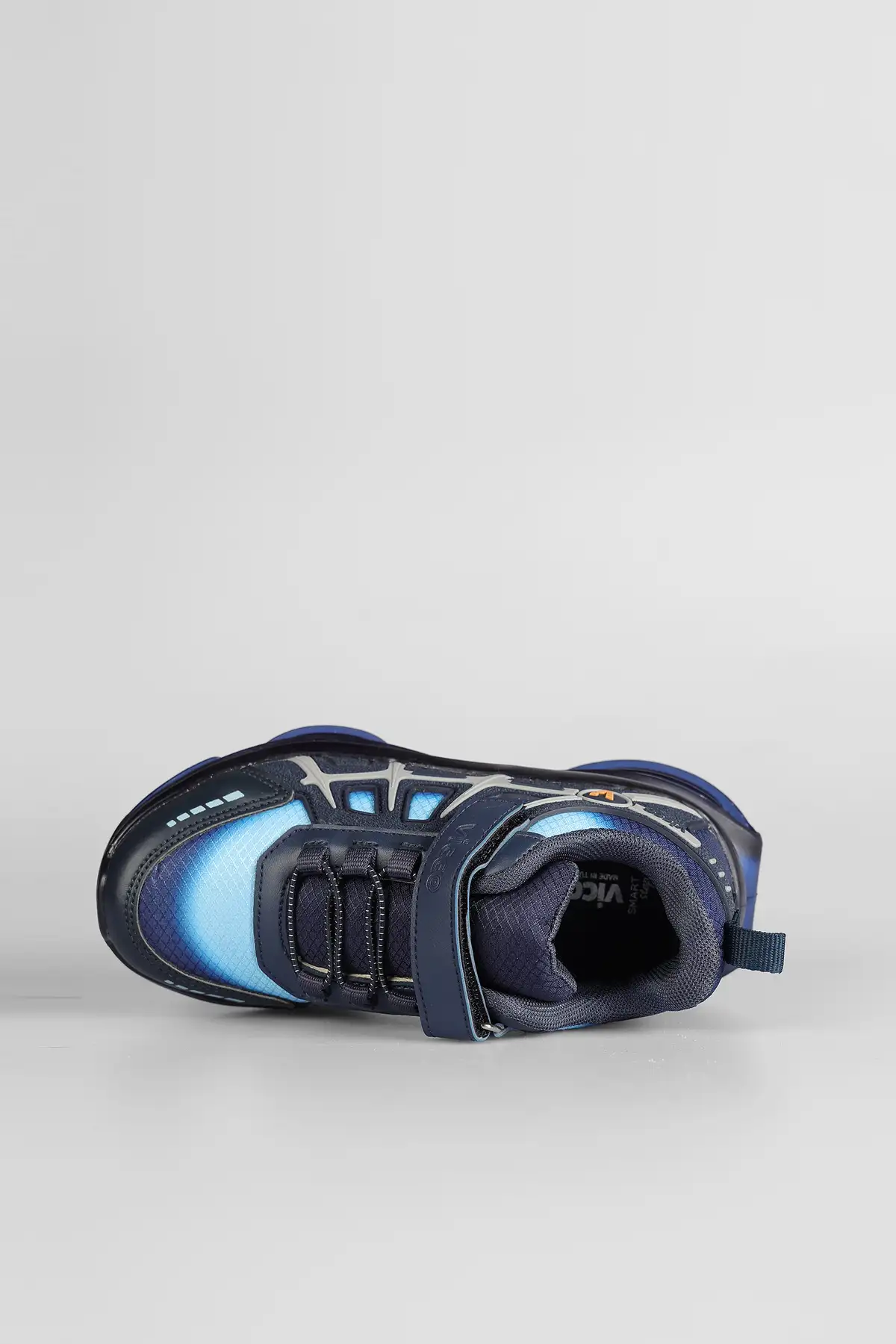 کفش پسرانه ورزشی مردانه با کفی هوایی برای کودکان پیش‌دبستانی رنگ سرمه‌ای برند Vicco - 8284
