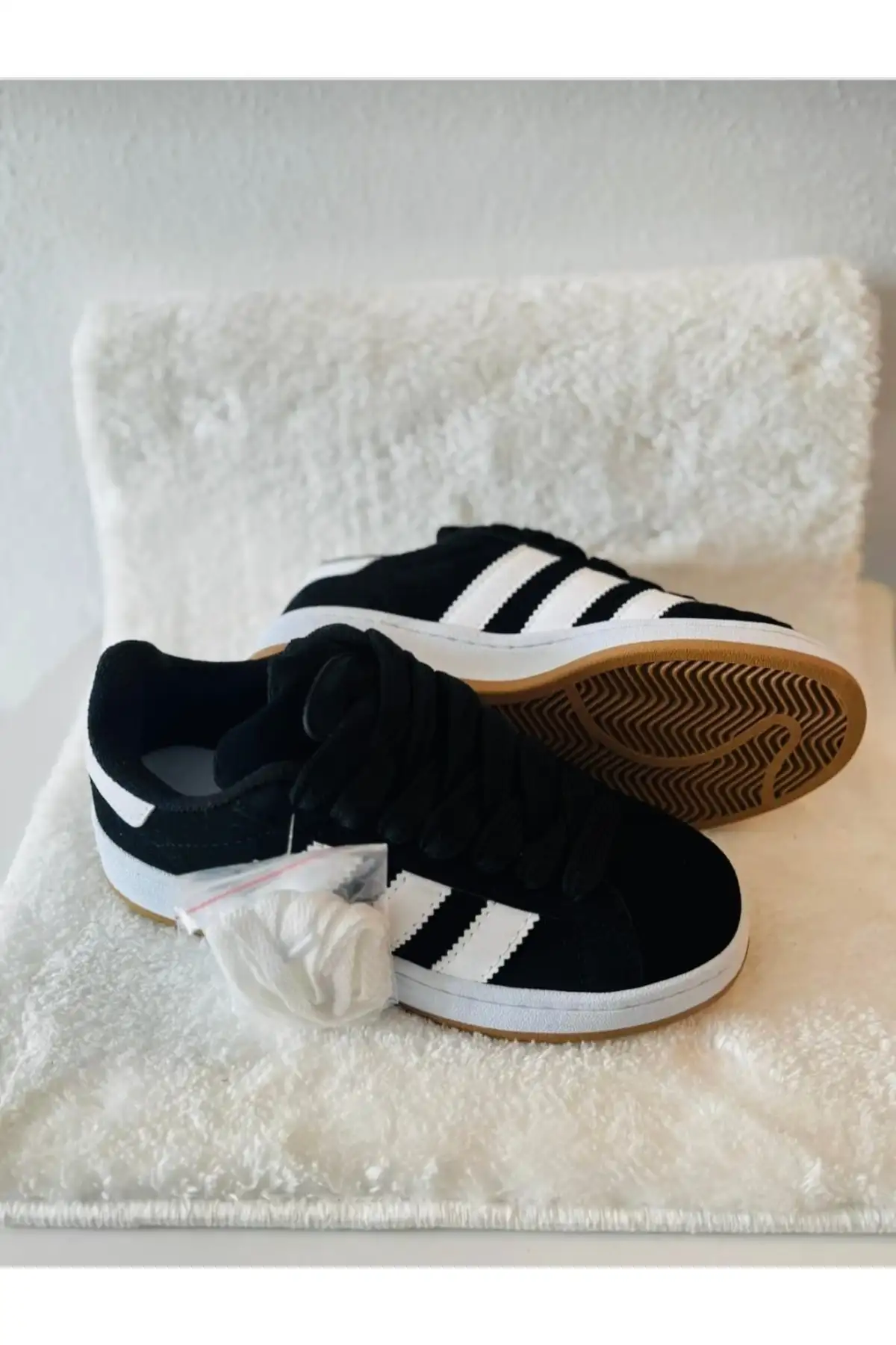 کفش کتانی زنانه  اسنیکر  مشکی با کفی اورتوپدیک ضد لغزش برند Campus - 7949 کفش کتانی زنانه اسنیکر مشکی با کفی اورتوپدیک ضد لغزش برند Campus - 7949