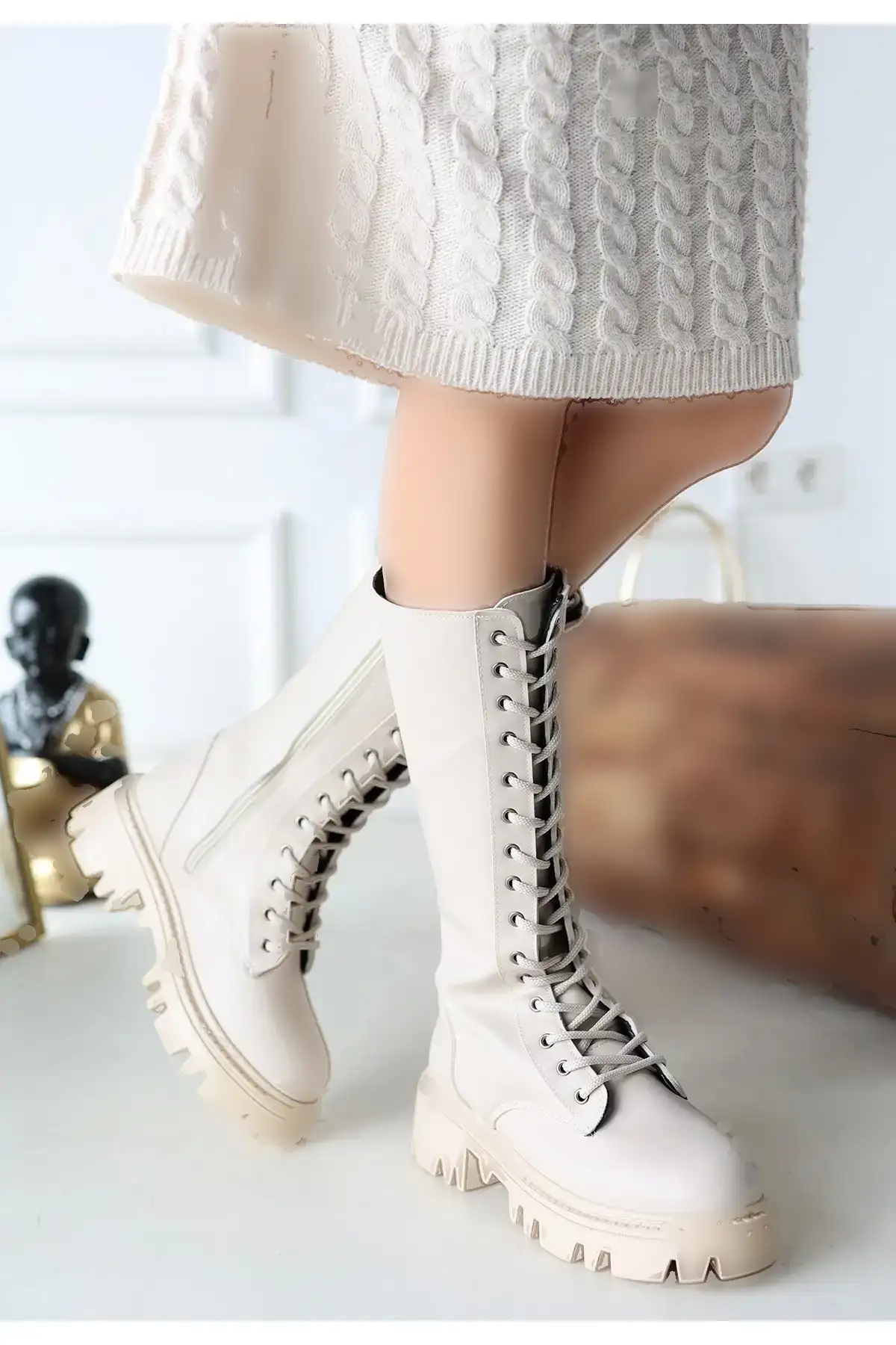 بوت و نیم بوت زنانه چکمه بندی الیزا بیژ چرم برند Erbilden - 8139 بوت و نیم بوت زنانه چکمه بندی الیزا بیژ چرم برند Erbilden - 8139