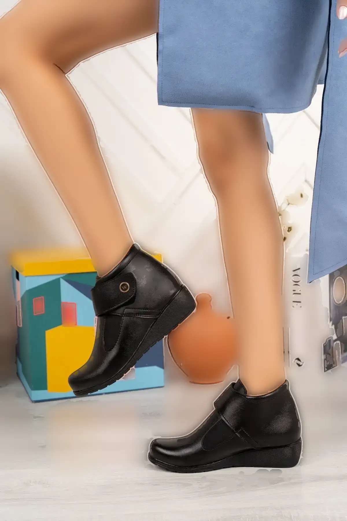 بوت و نیم بوت زنانه ی رزمره با کفی ضد لغزش ارتپدیک برند AYAKKABI BÜYÜSÜ - 8360 بوت و نیم بوت زنانه ی رزمره با کفی ضد لغزش ارتپدیک برند AYAKKABI BÜYÜSÜ - 8360