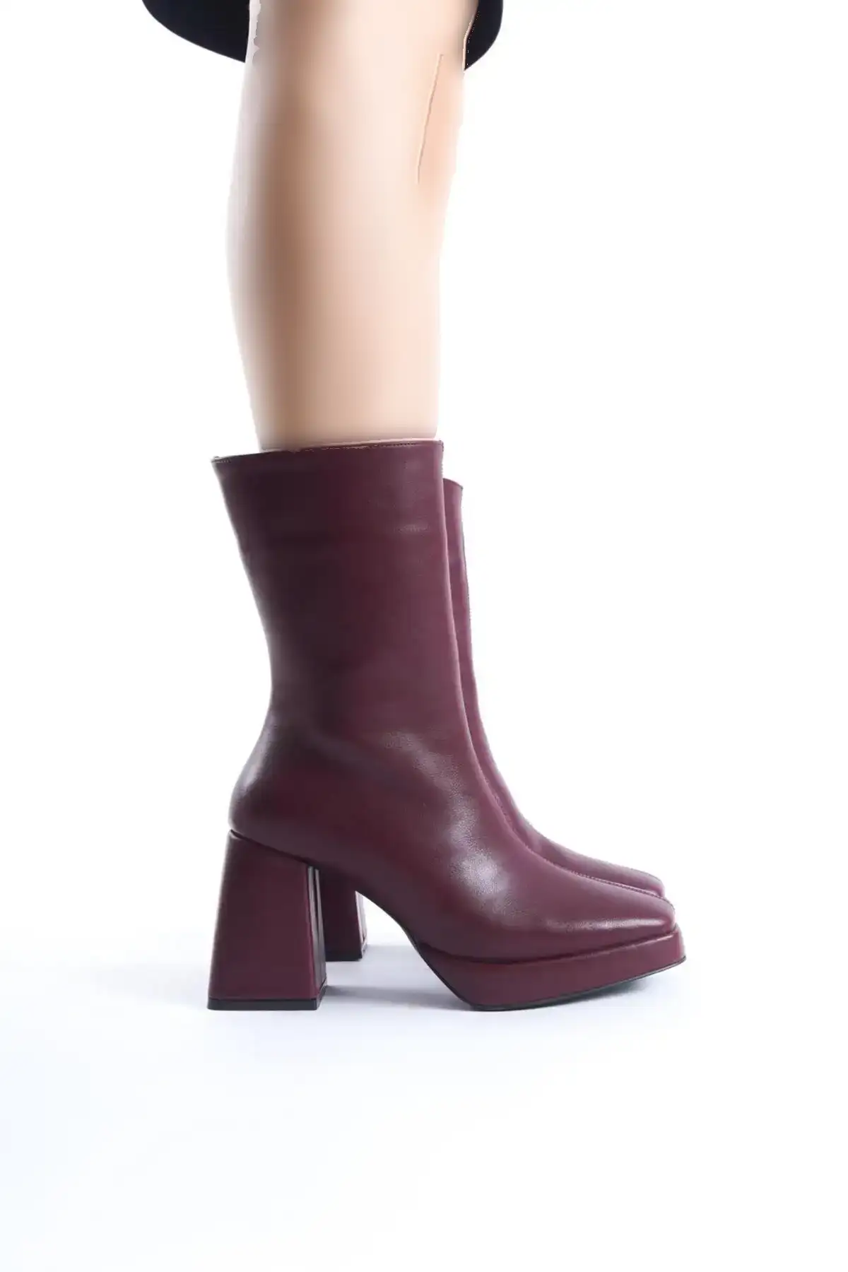 بوت و نیم بوت زنانه چکمه پلتفرم  بردا برند LDR - 7785 بوت و نیم بوت زنانه چکمه پلتفرم بردا برند LDR - 7785