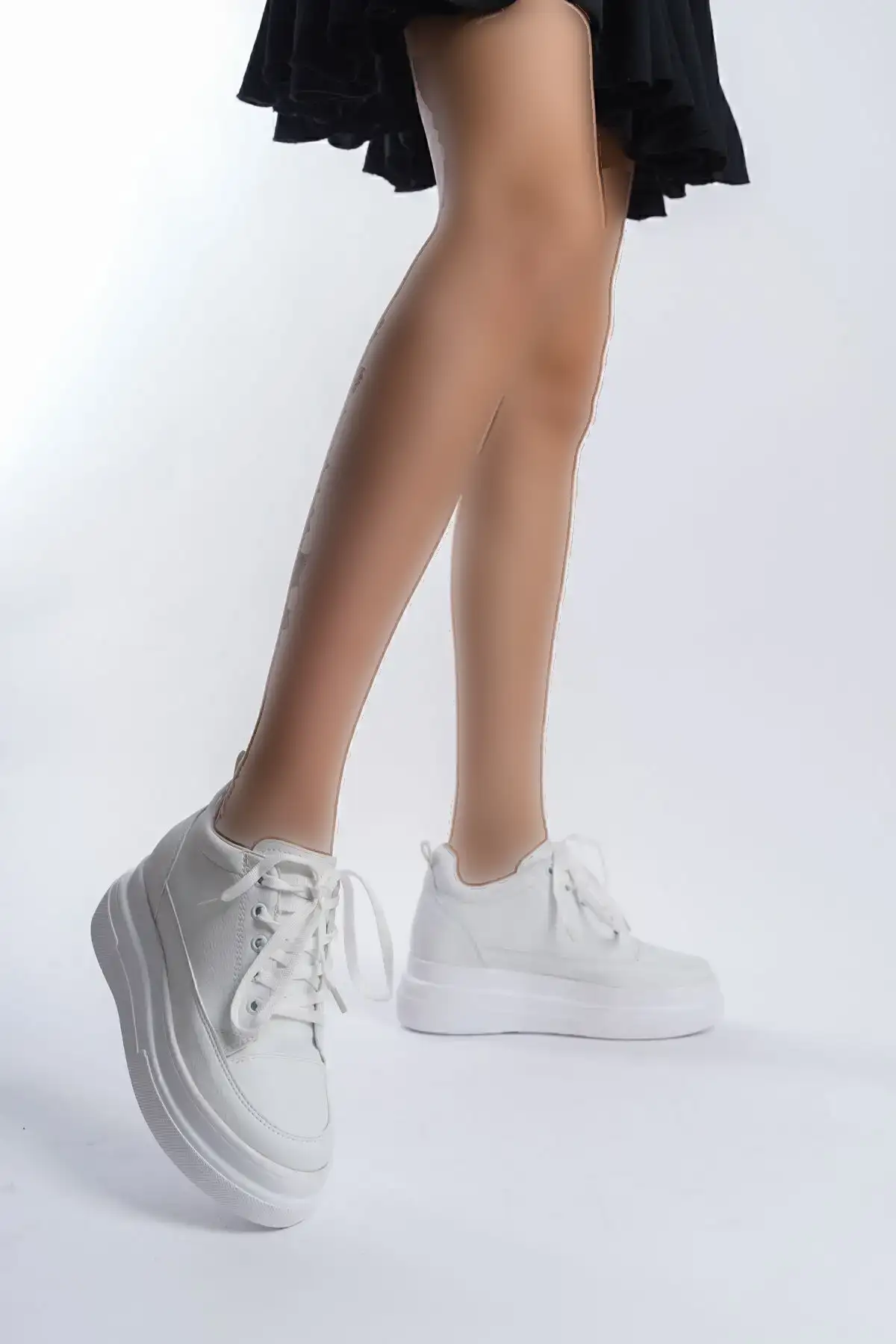 کفش کتانی زنانه  ورزشی  پاشنه مخفی سفید برند simplicity - 7943 کفش کتانی زنانه ورزشی پاشنه مخفی سفید برند simplicity - 7943