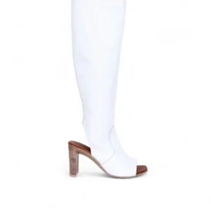 بوت و نیم‌ بوت زنانه پاشنه‌دار چرمی سفید 01wq4212 برند Bueno Shoes - 8140