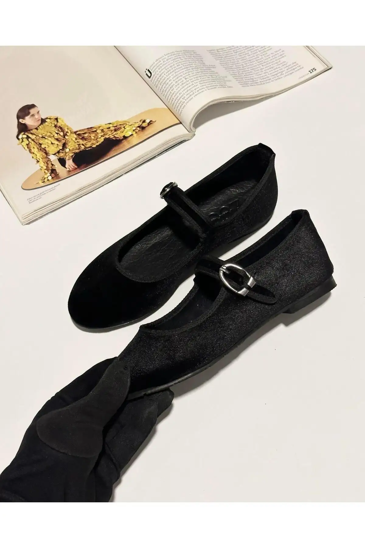 کفش تخت زنانه بالتین  مری جین بیز - مخملی سیاه برند Zuum - 8333 کفش تخت زنانه بالتین مری جین بیز - مخملی سیاه برند Zuum - 8333