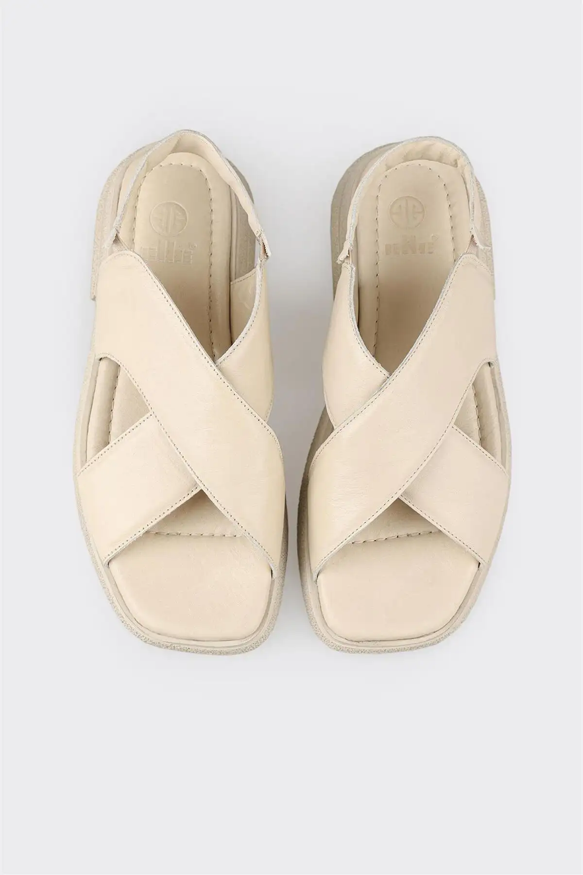 کفش صندل زنانه تخت چرم اکرو برند Elle - 8262