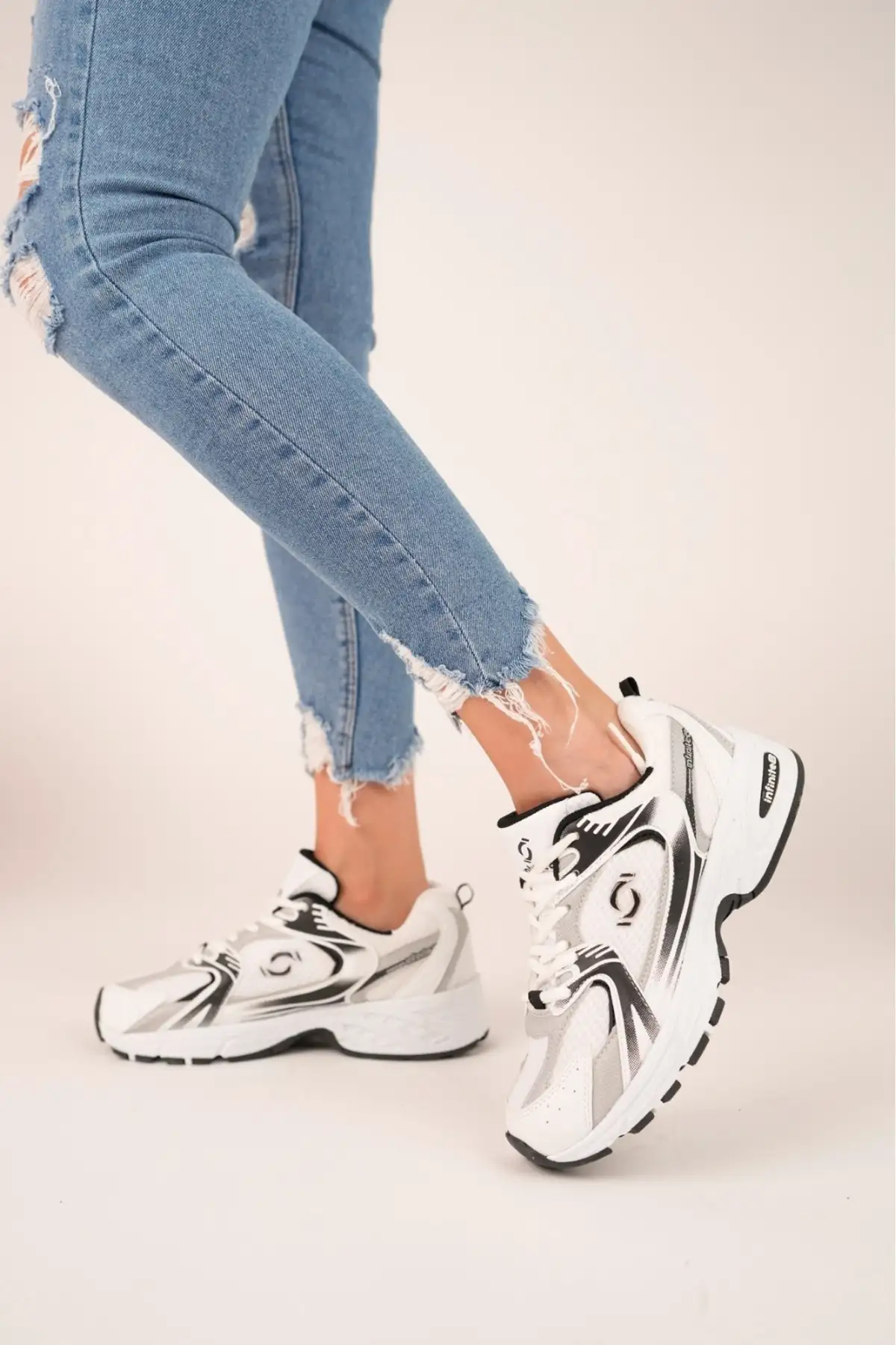 کفش کتانی زنانه 530  ورزشی ارگونومیک triko برای زنان، مردان و یونیسکس، مناسب برای پیادهروی و استفاده روزمره برند infinite8 - 7721 کفش کتانی زنانه 530 ورزشی ارگونومیک triko برای زنان، مردان و یونیسکس، مناسب برای پیادهروی و استفاده روزمره برند infinite8 - 7721