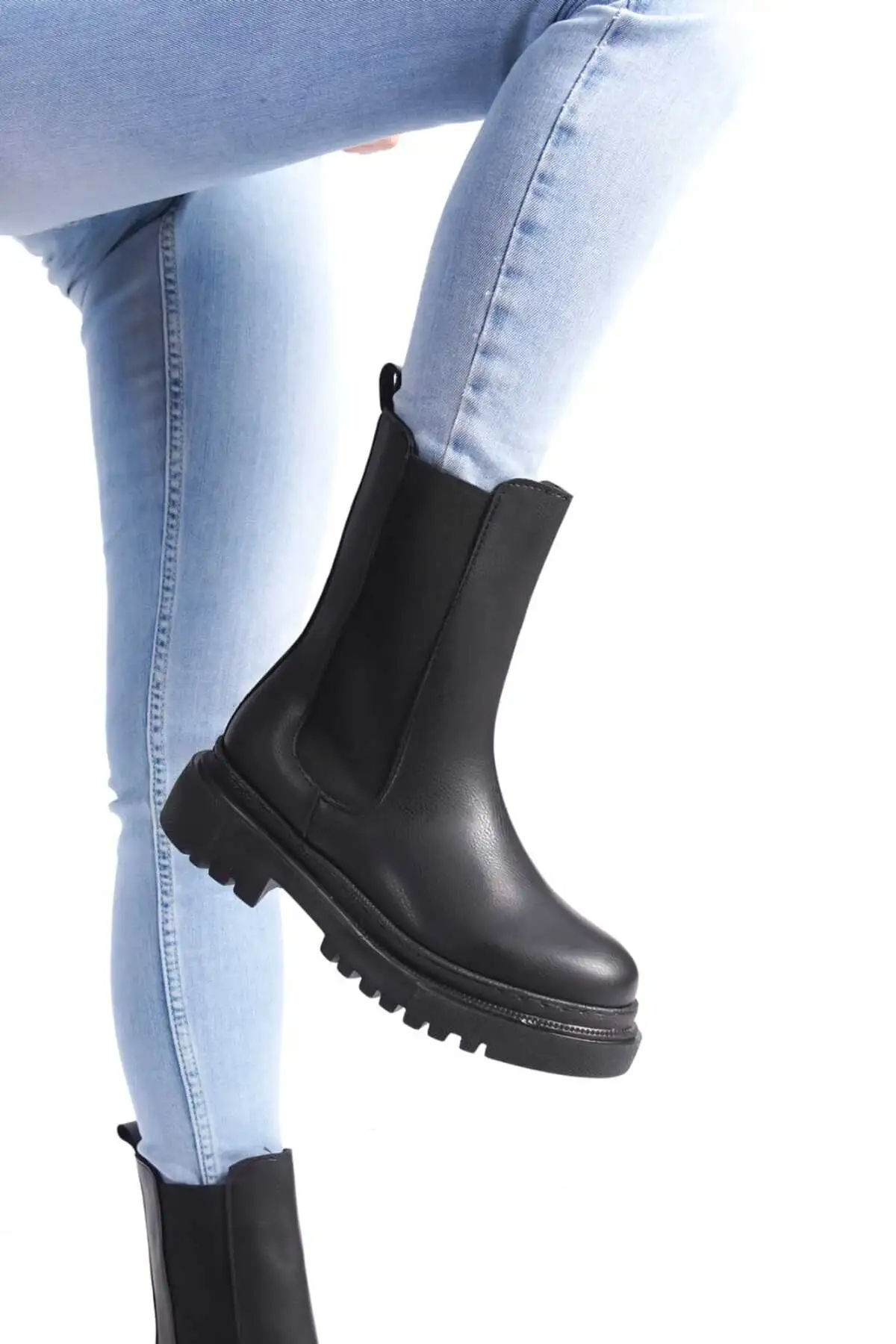بوت و نیم بوت زنانه چکمه بلند مشکی  با کفی ضخیم  ضد آب مدل Wsb0282 برند Weynes - 7546 بوت و نیم بوت زنانه چکمه بلند مشکی با کفی ضخیم ضد آب مدل Wsb0282 برند Weynes - 7546