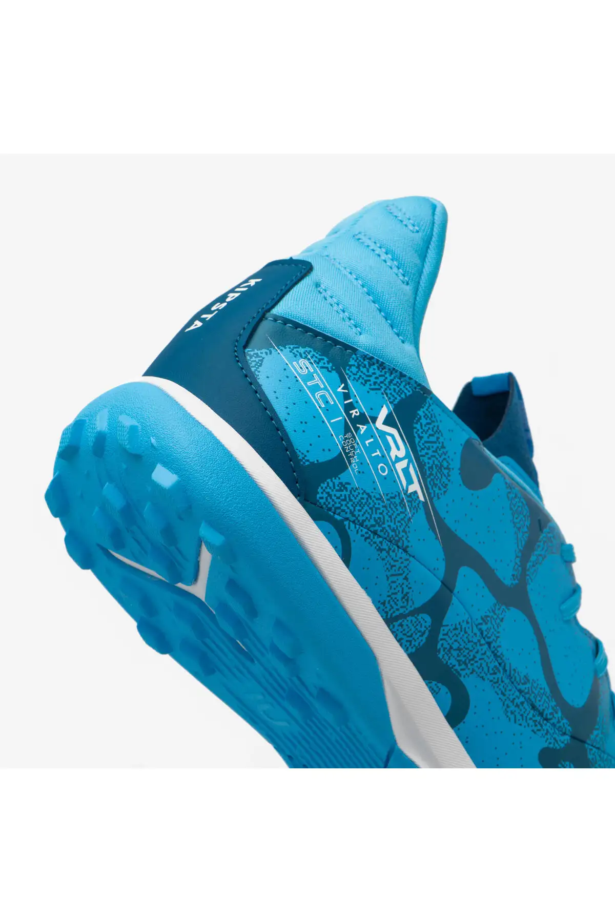 کفش فوتبال  فوتسال بزرگسال کیپستا - رنگ آبی فیروزهای - مدل ویرالتو 1 برند Decathlon - 8204 کفش فوتبال فوتسال بزرگسال کیپستا - رنگ آبی فیروزهای - مدل ویرالتو 1 برند Decathlon - 8204