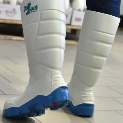 کفش سایز بزرگ مردانه چکمههای شکار و بارانی Onboot مدل 1001 با طراحی بلند، ضد آب و با قابلیت حفظ دما، دارای کفی ضد لغزش هستند. برند ON BOOT - 7892