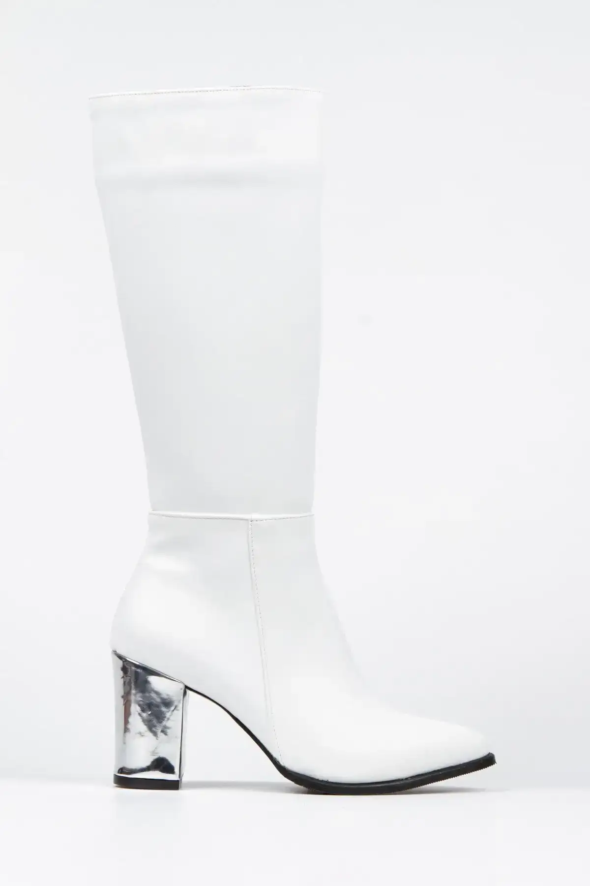 بوت و نیم‌ بوت زنانه نیمه‌پت سفید با ظاهر چرم پاشنه آینه‌ای تا بالای زان برند Limeo - 8082