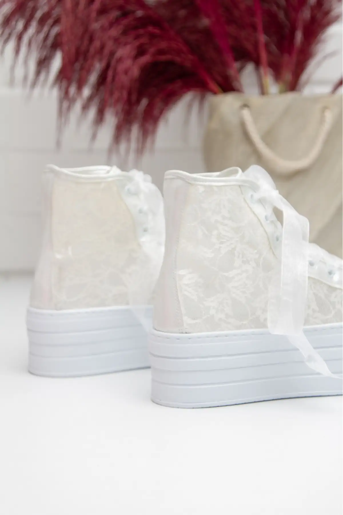 کفش پاشنه بلند زنانه  عروس زیبا با پاشنه عریض برند DARUGA - 7988 کفش پاشنه بلند زنانه عروس زیبا با پاشنه عریض برند DARUGA - 7988