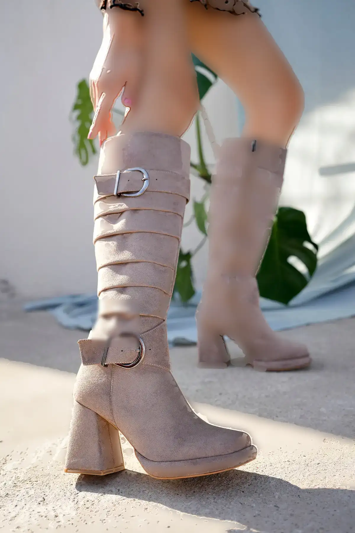 بوت و نیم بوت زنانه کفش  دارای بند  جزئیات با پلتفرم  پاشنه  برند wolfcity - 7836 بوت و نیم بوت زنانه کفش دارای بند جزئیات با پلتفرم پاشنه برند wolfcity - 7836