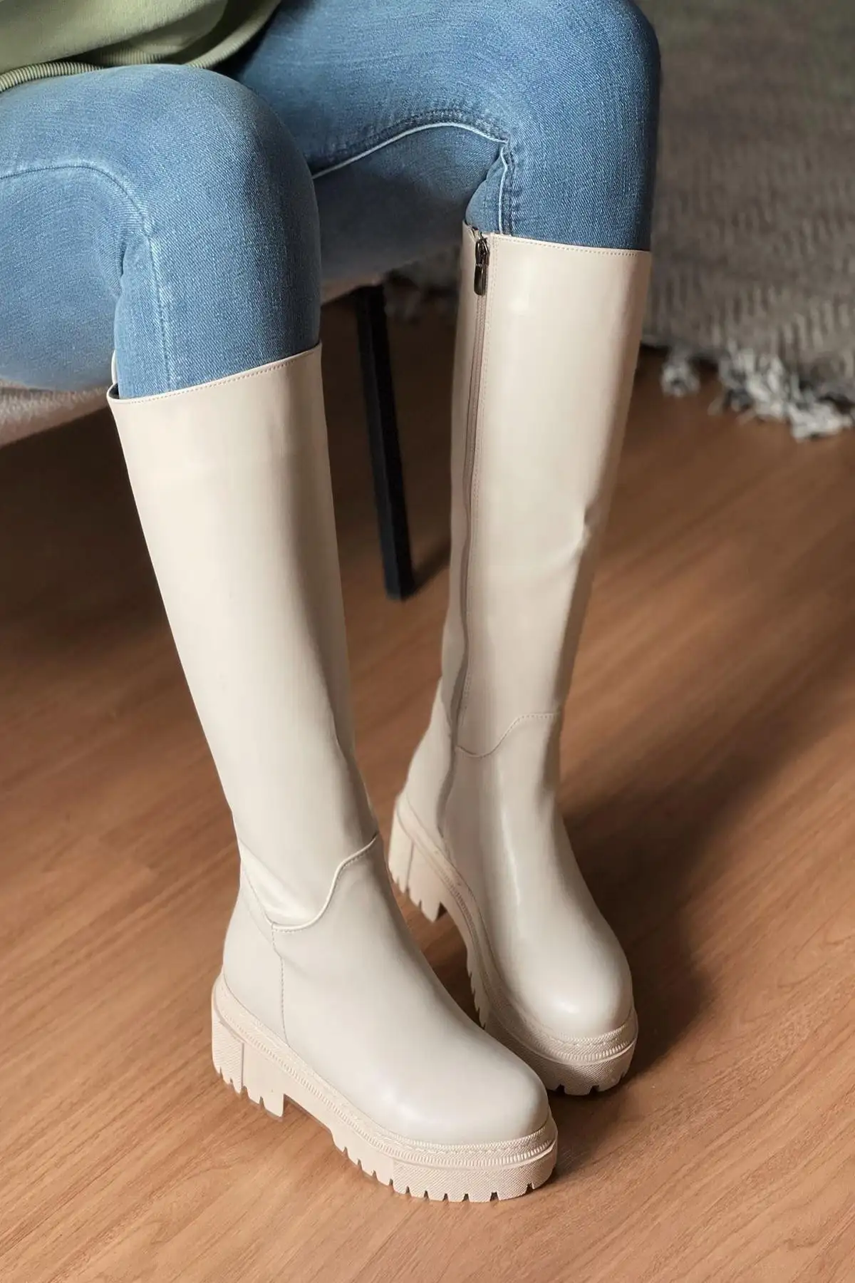 بوت و نیم بوت زنانه چکمه  فریا تن از چرم برند Mida Shoes - 8098 بوت و نیم بوت زنانه چکمه فریا تن از چرم برند Mida Shoes - 8098