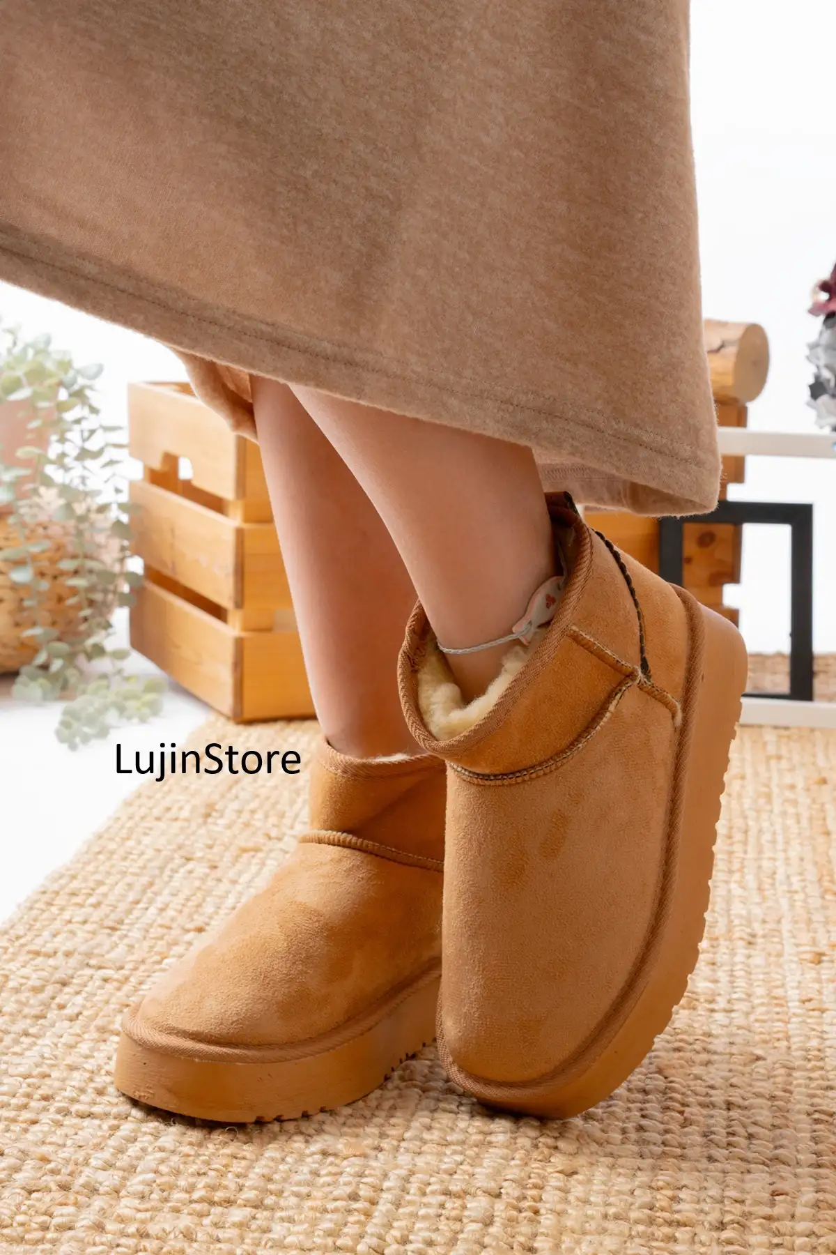 بوت و نیم بوت زنانه لجین استر   با زیره ضخیم  داخل پشمی، جنس سئدی برند ljn lujinstore - 7831 بوت و نیم بوت زنانه لجین استر با زیره ضخیم داخل پشمی، جنس سئدی برند ljn lujinstore - 7831