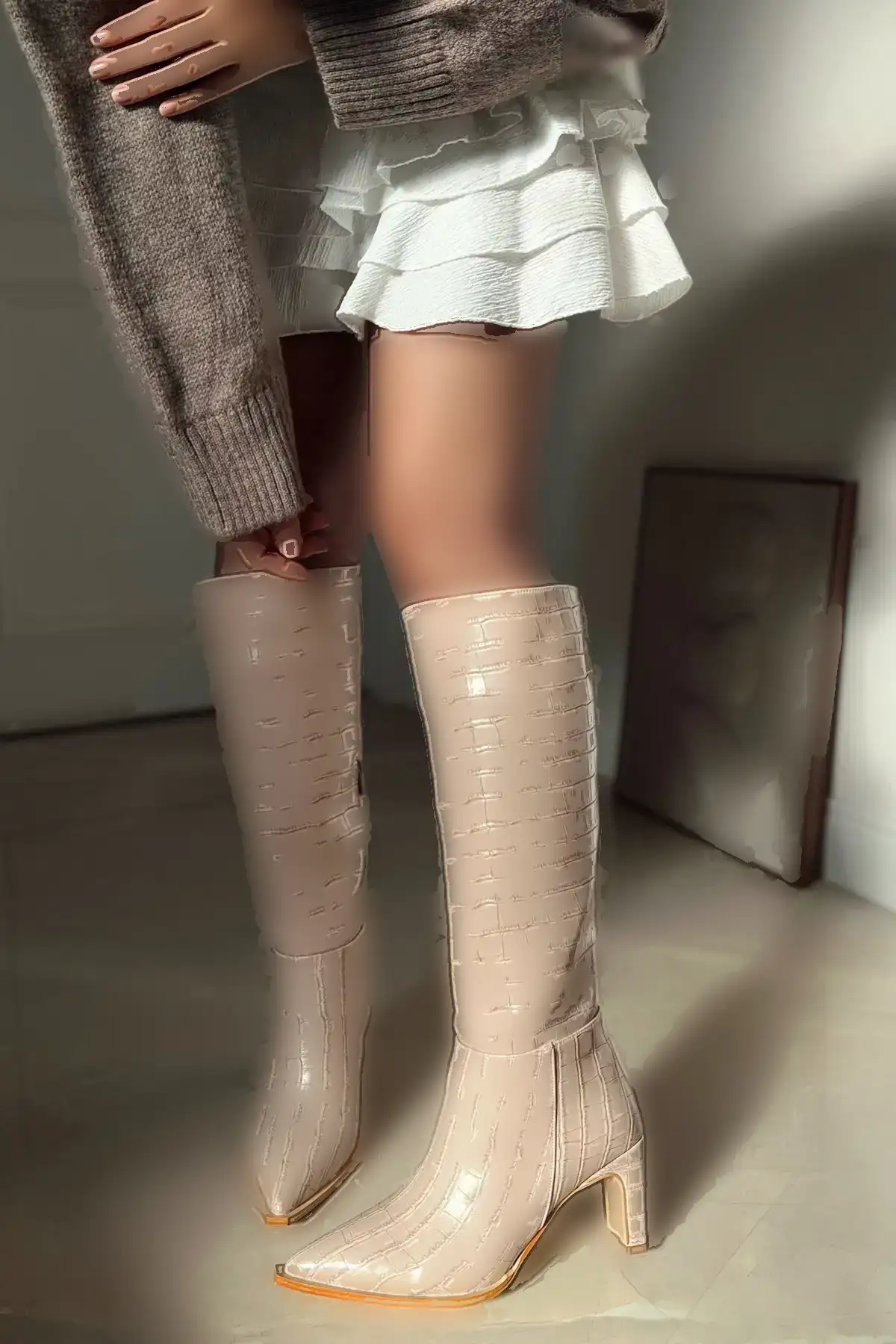 بوت و نیم بوت زنانه دامن چکمهای با پاشنه  نک تیز، زیر زان، با زیپ  از جنس چرم مات برای خانمها برند POLKA STORE - 8128 بوت و نیم بوت زنانه دامن چکمهای با پاشنه نک تیز، زیر زان، با زیپ از جنس چرم مات برای خانمها برند POLKA STORE - 8128