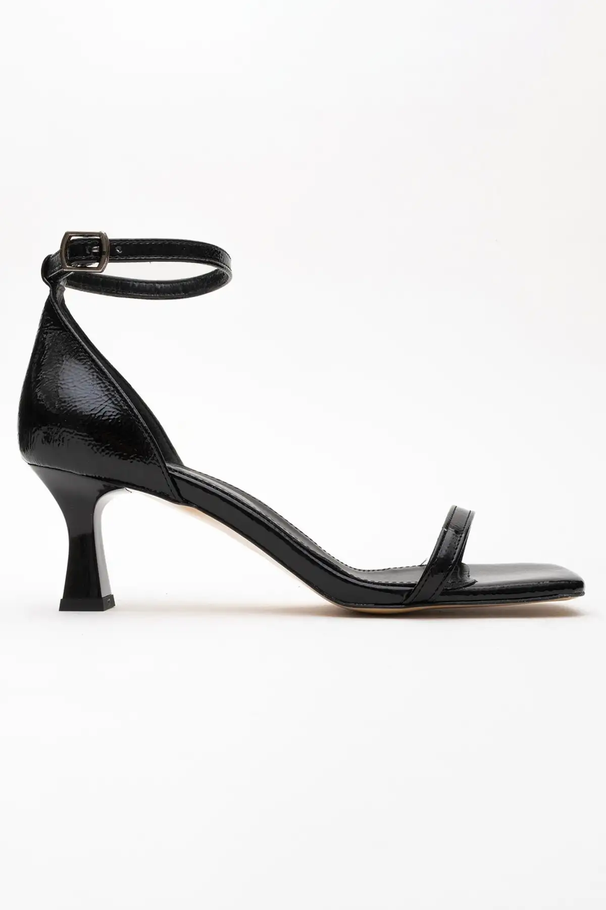 کفش صندل زنانه  پاشنهبلند  با بند تک برند Lizy Shoes - 8226 کفش صندل زنانه پاشنهبلند با بند تک برند Lizy Shoes - 8226