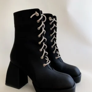 بوت و نیم‌ بوت زنانه پاشنه‌بلند پلتفرم چرم مات مشکی با سنگ‌های کریستالی برند goodbye - 7822