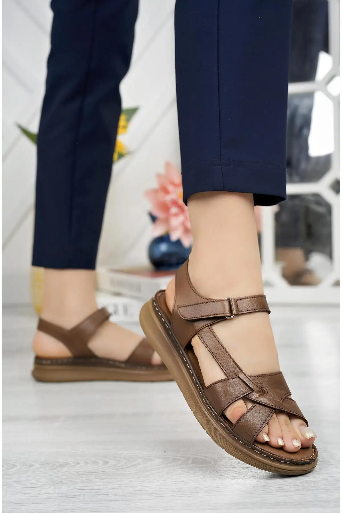 کفش صندل زنانه سندل روزمره  از چرم طبیعی مدل DD3012 برند Diego Carlotti - 8241 کفش صندل زنانه سندل روزمره از چرم طبیعی مدل DD3012 برند Diego Carlotti - 8241