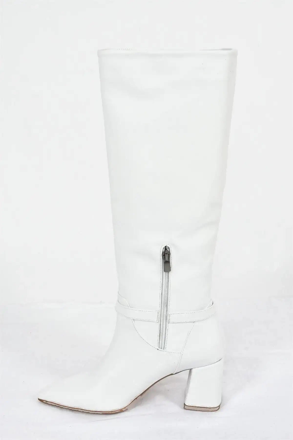 بوت و نیم بوت زنانه چکمه  پاشنه دار سفید کد L572951009 برند Fox Shoes - 8097 بوت و نیم بوت زنانه چکمه پاشنه دار سفید کد L572951009 برند Fox Shoes - 8097