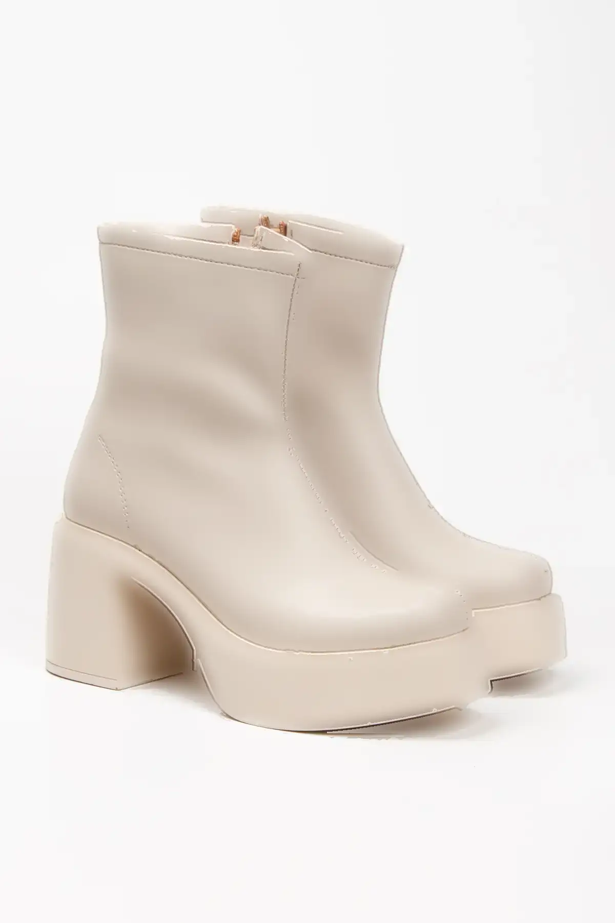 بوت و نیم بوت زنانه   با زیپ  کفی ضخیم 5100 برند PASSAGE SHOES - 7819 بوت و نیم بوت زنانه با زیپ کفی ضخیم 5100 برند PASSAGE SHOES - 7819