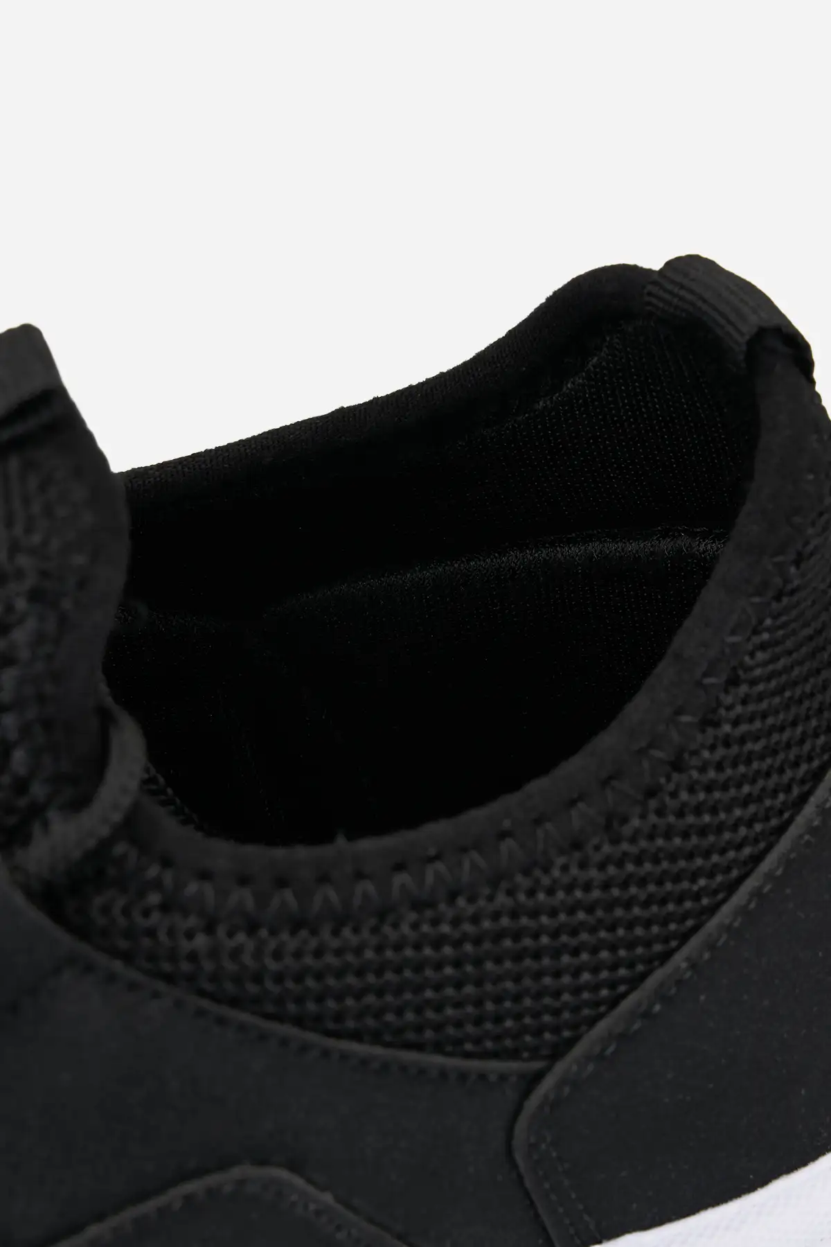 کفش سایز بزرگ مردانه  ورزشی روزمره  مشکی و سفید برند E SPORT - 7871 کفش سایز بزرگ مردانه ورزشی روزمره مشکی و سفید برند E SPORT - 7871