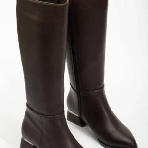 بوت و نیم‌ بوت زنانه چکمه‌های پاشنه‌دار نک‌تیز زیپ‌دار برند AYS SHOES - 7563