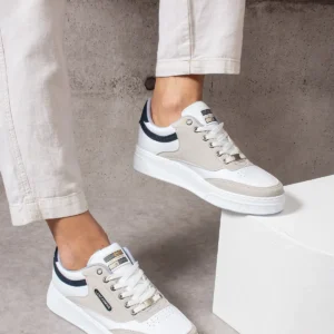 کفش اسپرت مردانه 907 ورزشی سفید با جزئیات کرمی و کفی سفید و بند سفید برند LesCarmine - 7732