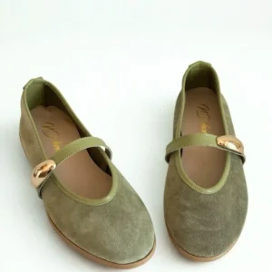 کفش تخت زنانه باله با جزئیات پلنگی و بند پهن از چرم طبیعی سوئیدی برند ND Shoes - 8338