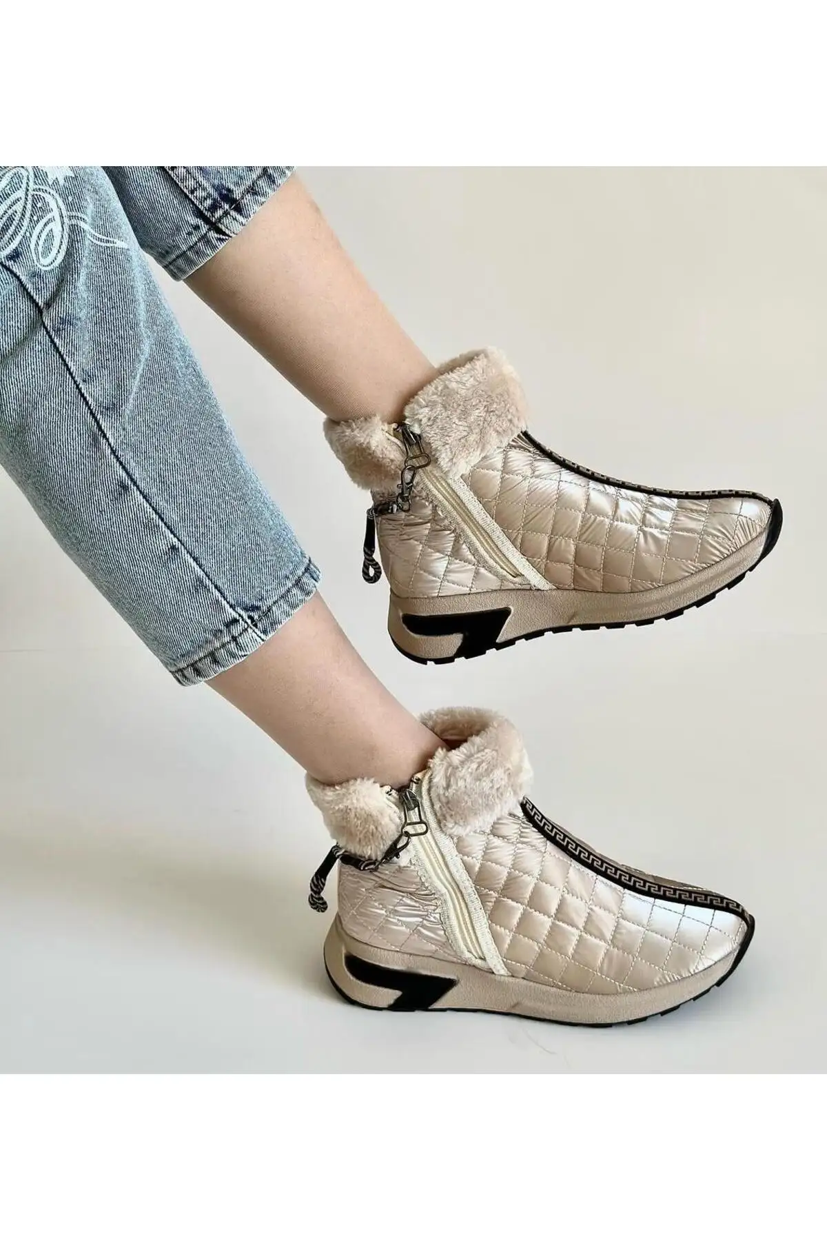 بوت و نیم بوت زنانه  رزمره  با داخل خزدار برند LABRONA - 8375 بوت و نیم بوت زنانه رزمره با داخل خزدار برند LABRONA - 8375