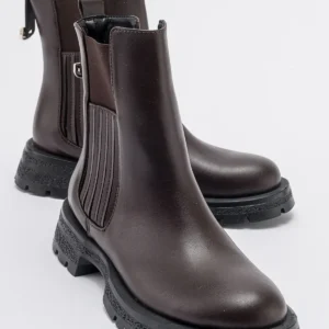 بوت و نیم‌ بوت زنانه چرم کمرکش دنیاست. برند luvishoes - 7573