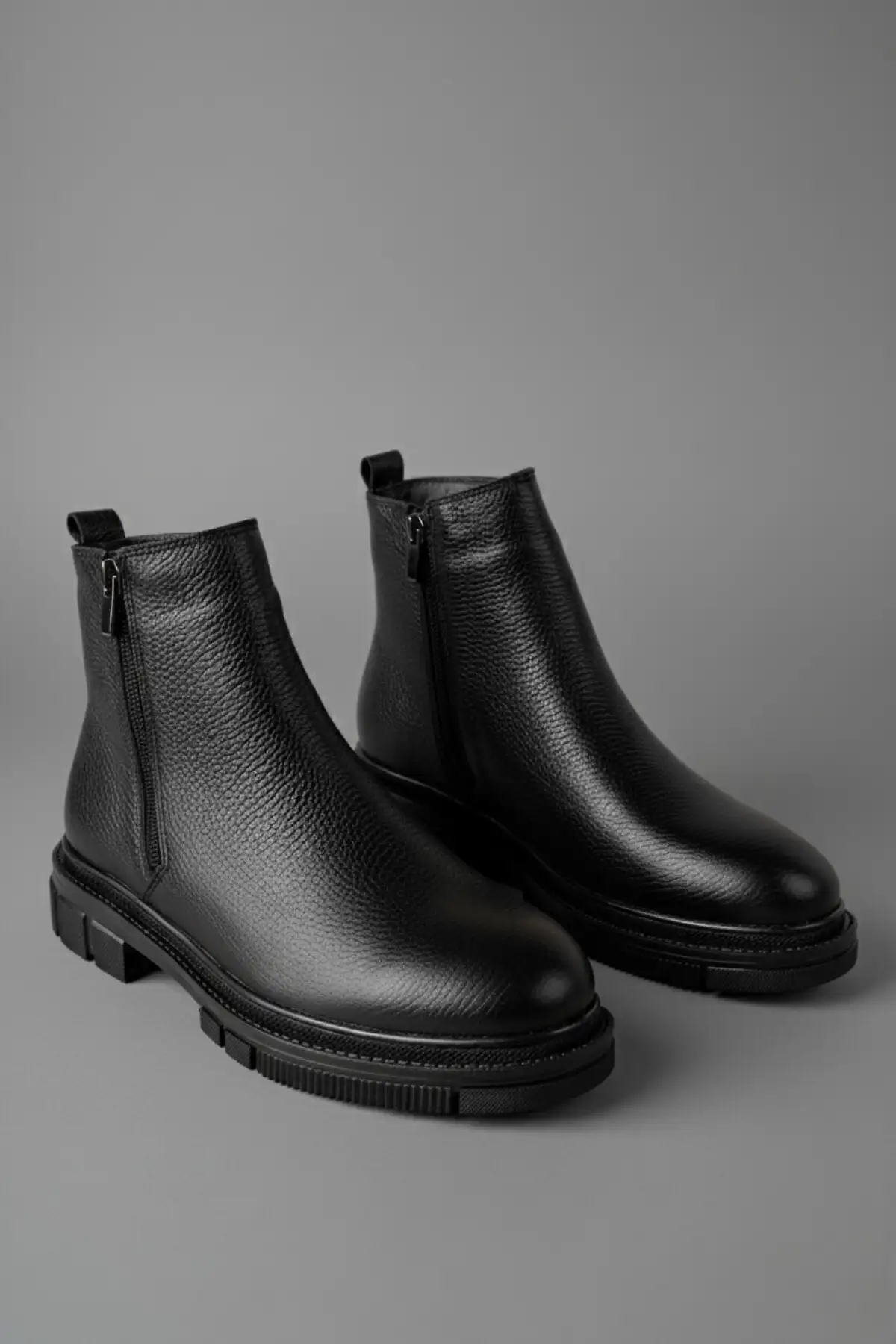 بوت مردانه  زمستانی  چرمی اصل با دو زیپ چرمی چلسی برند Muggo - 8339 بوت مردانه زمستانی چرمی اصل با دو زیپ چرمی چلسی برند Muggo - 8339