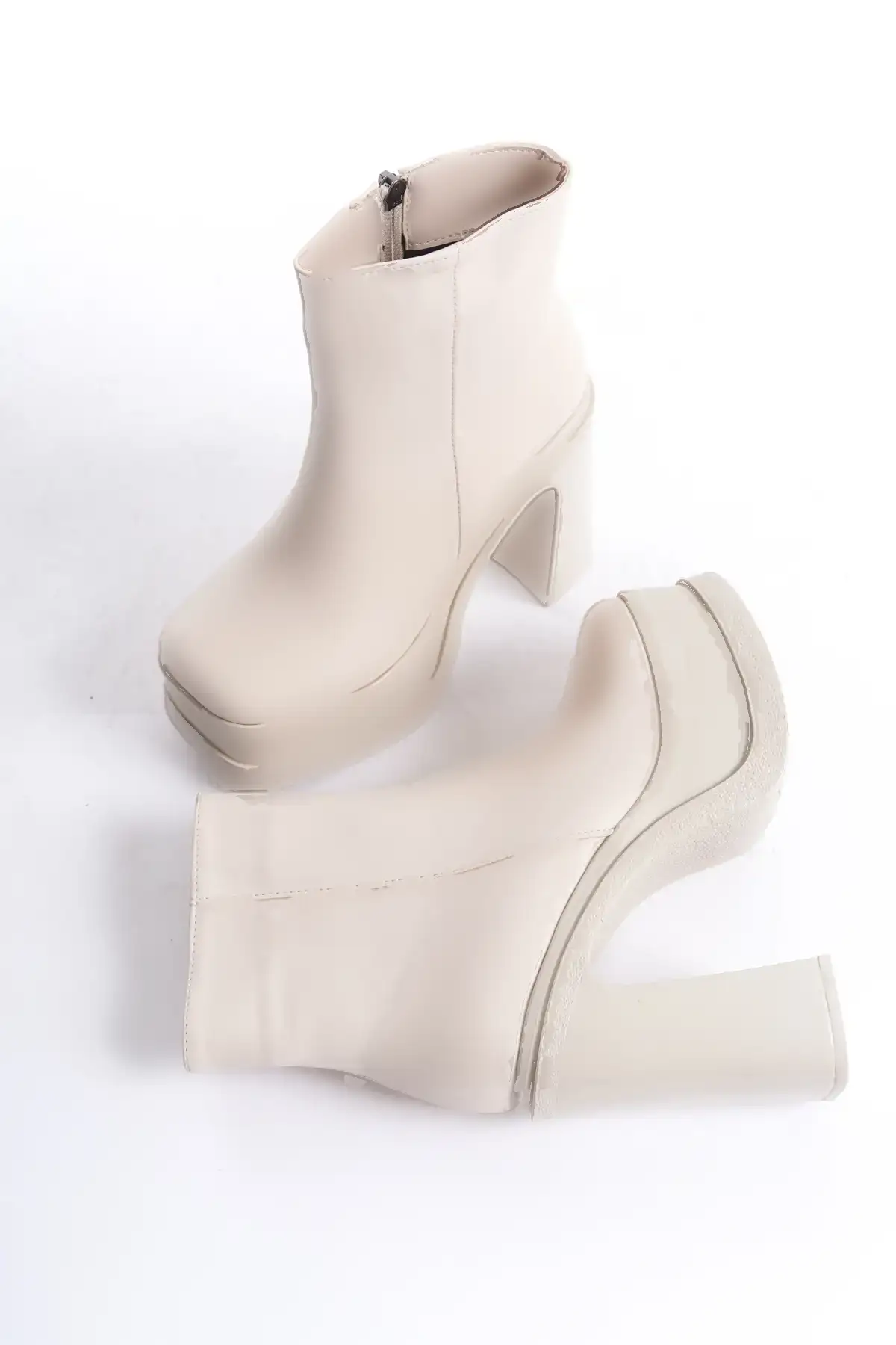 بوت و نیم بوت زنانه   طراحی شده خاص با پلتفرم بلند  پاشنه عریض، نک گرد  زیپ دار. برند Shoesers - 7790 بوت و نیم بوت زنانه طراحی شده خاص با پلتفرم بلند پاشنه عریض، نک گرد زیپ دار. برند Shoesers - 7790