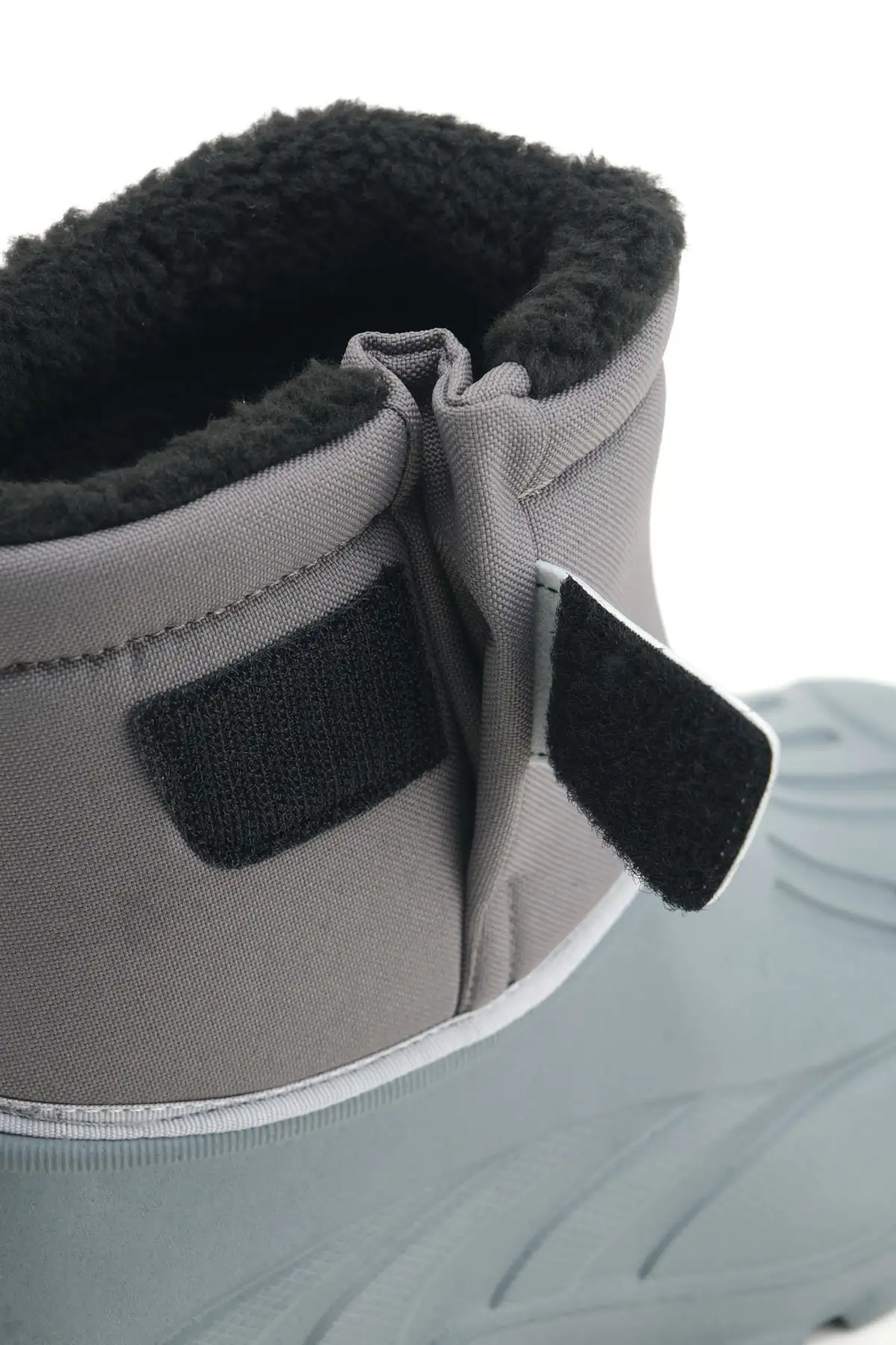 کفش سایز بزرگ مردانه زمستانی با داخل پشمی، ضد آب، با بند چسبی و قابل تنظیم در ناحیه مچ، مناسب برای استفاده روزانه برند Gezer - 7884