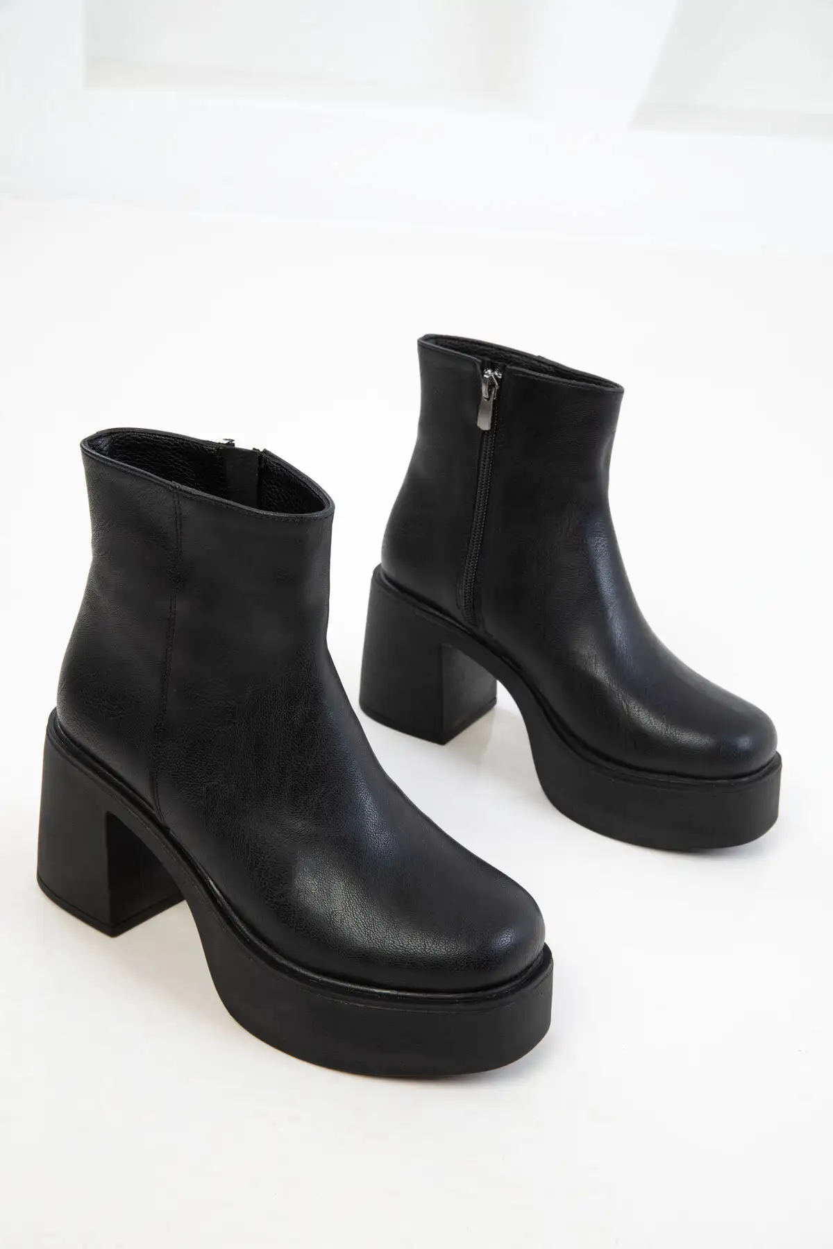 بوت و نیم‌ بوت زنانه ی مشکی 19986 برند SOHO - 7778