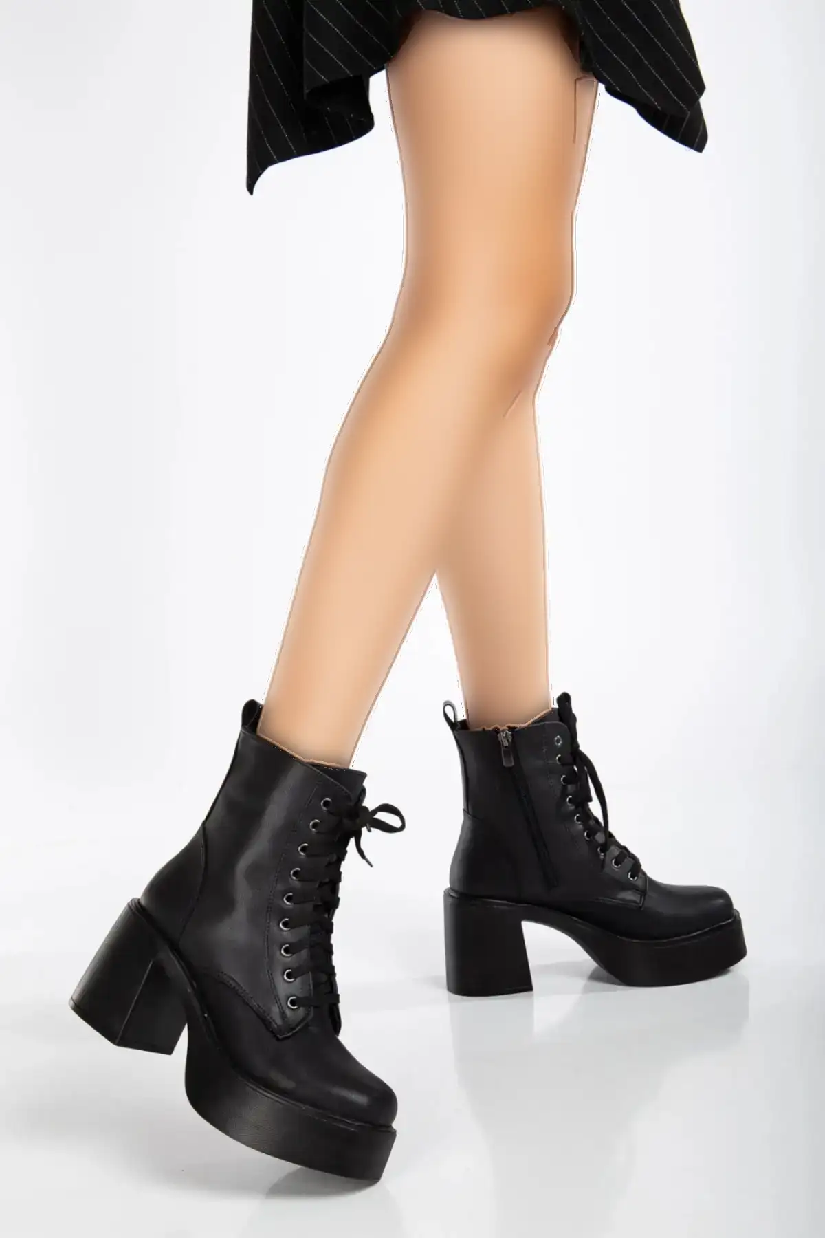 بوت و نیم بوت زنانه کفش چکمهای پاشنه بلند  با بند، نیمهبلند برند MFT AYAKKABI - 7788 بوت و نیم بوت زنانه کفش چکمهای پاشنه بلند با بند، نیمهبلند برند MFT AYAKKABI - 7788