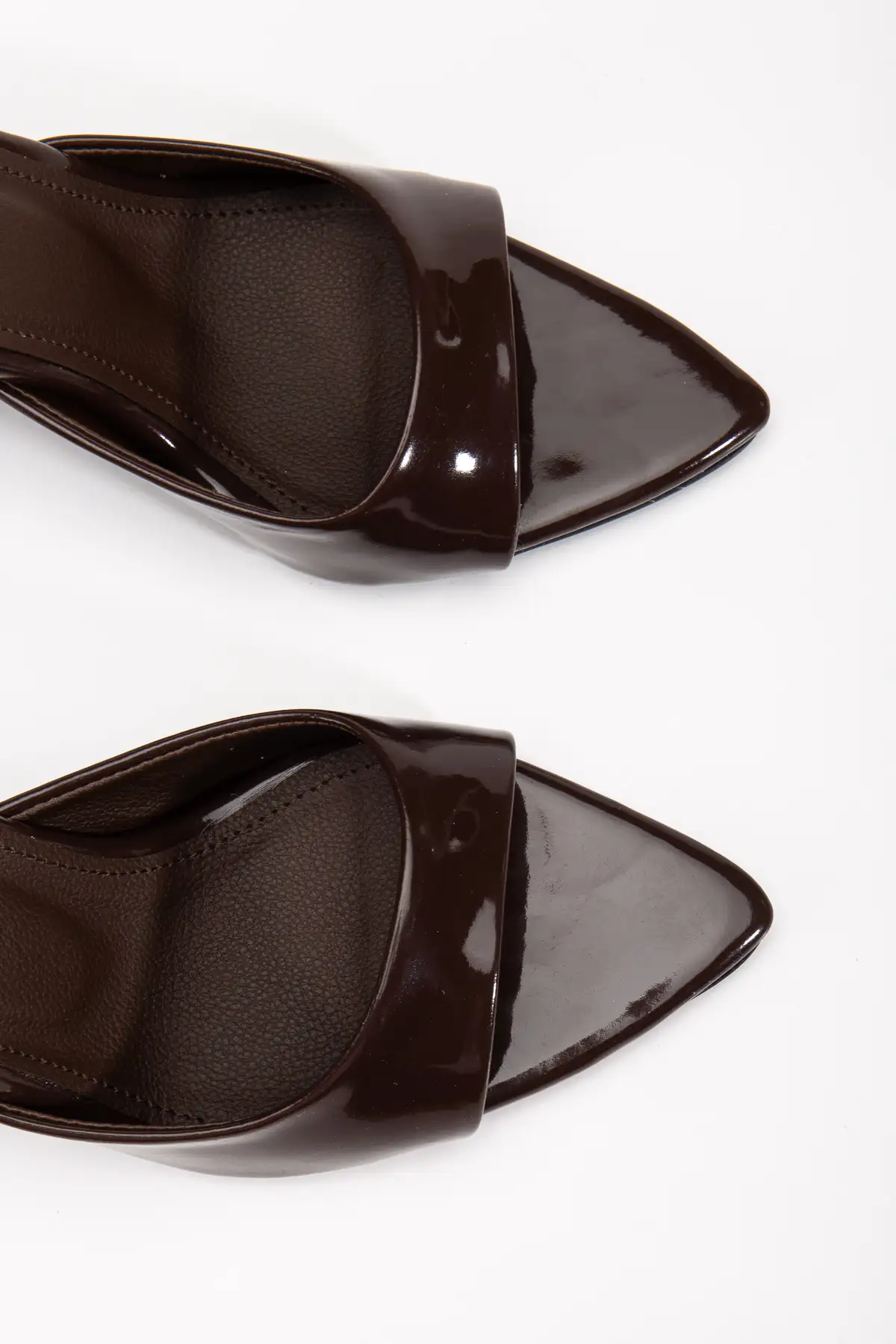 کفش صندل زنانه ساندالت هوشمند با پاشنه نوک تیز و رنگ قهوه‌ای تیره (رنگ قهوه‌ای تند) Rissoli برند RİSSOLİ - 8215