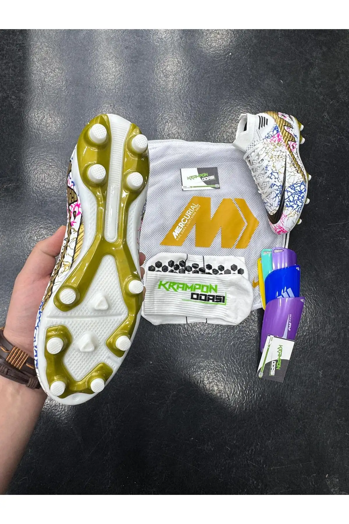 کفش کتانی زنانه ست ۳ تایی کلاهک لالیگا پرو + کیسه + جوراب + مچبند برند AİRBOOM - 7727 کفش کتانی زنانه ست ۳ تایی کلاهک لالیگا پرو + کیسه + جوراب + مچبند برند AİRBOOM - 7727