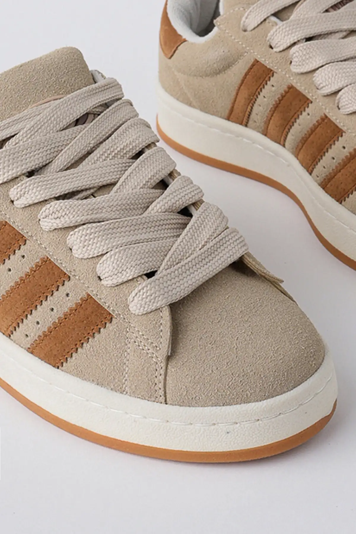 کفش سایز بزرگ مردانه کتانی ورزشی بژ قهوهای برند Freemax - 7882 کفش سایز بزرگ مردانه کتانی ورزشی بژ قهوهای برند Freemax - 7882