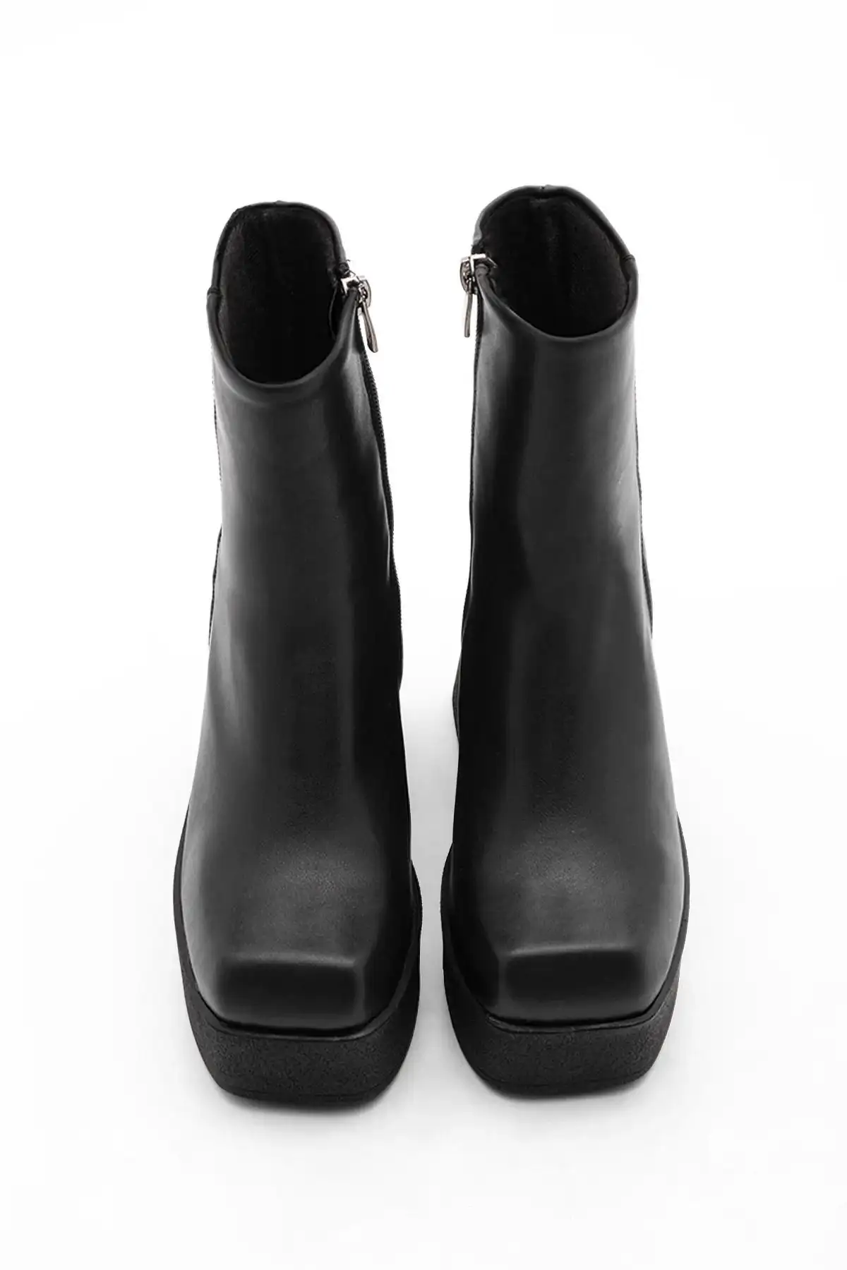 بوت و نیم بوت زنانه چکمه  آدلا مشکی با پاشنه کتاه  نک گرد  زیپ دار برند elvinshoes - 7821 بوت و نیم بوت زنانه چکمه آدلا مشکی با پاشنه کتاه نک گرد زیپ دار برند elvinshoes - 7821