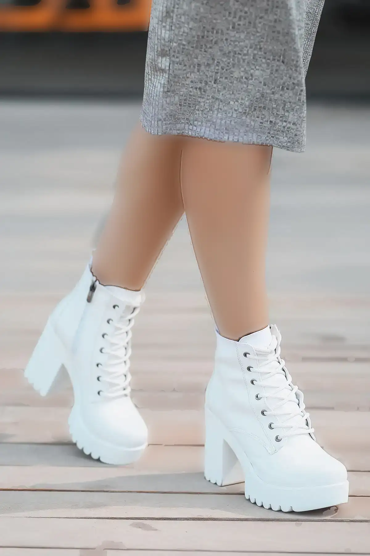 بوت و نیم‌ بوت زنانه ملینا پلتفرم با بند زیپ کناری سفید برند LEYDİ SHOES - 7751